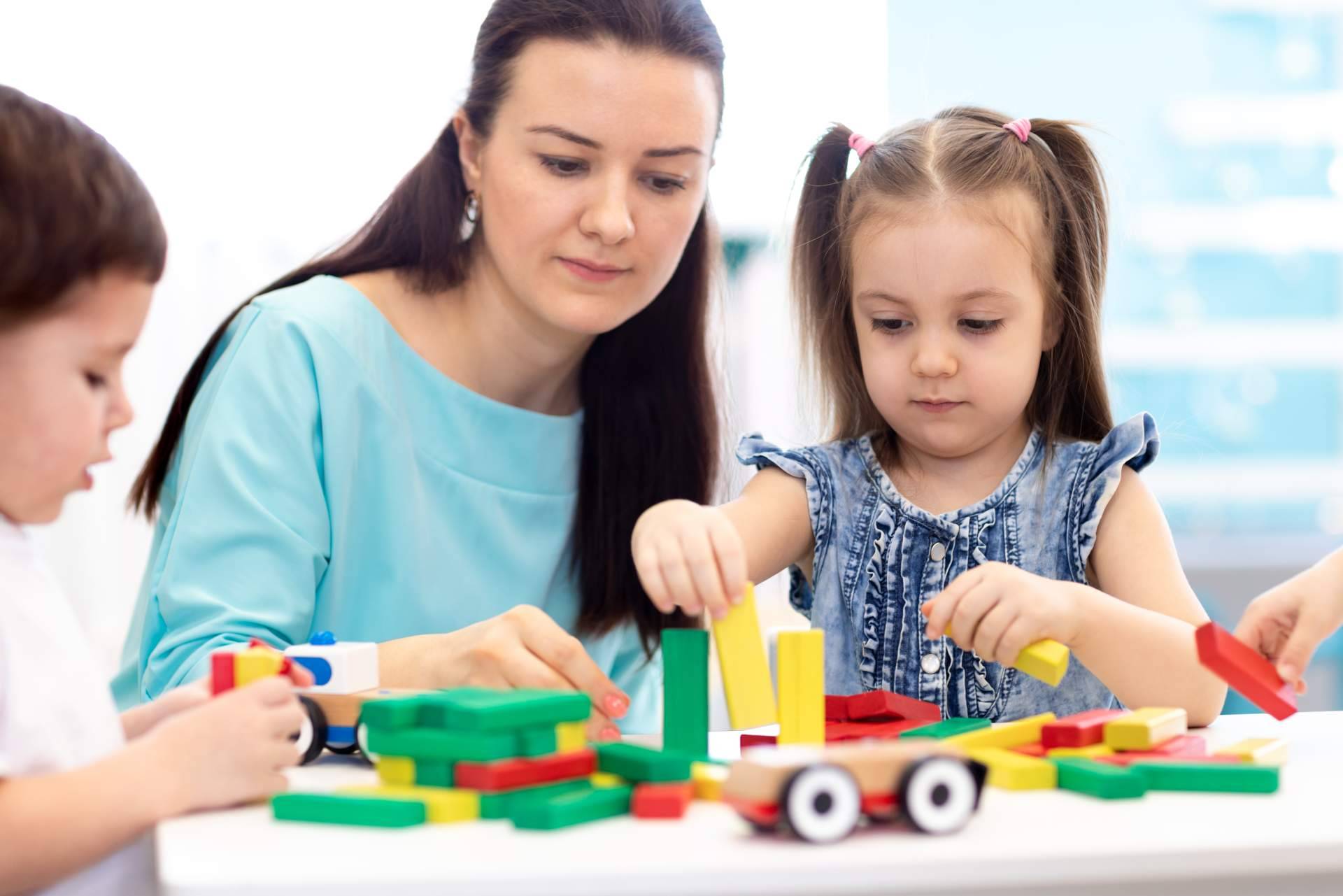 Noviser, el servicio de cuidado de niños a domicilio en Madrid
