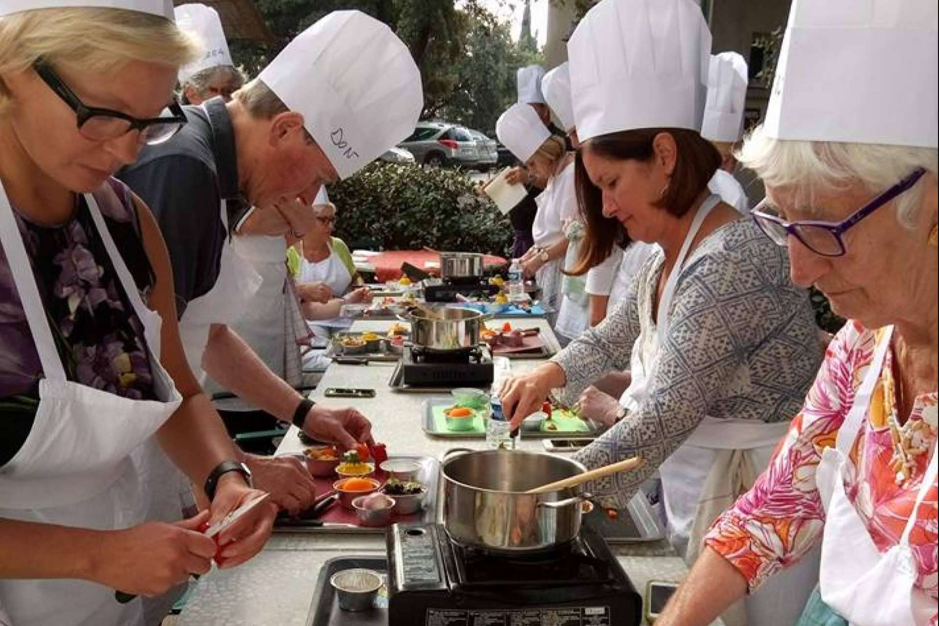 Acudir a una experiencia gastronómica inmersiva, ecológicamente respetuosa y sostenible en la región de Provenza