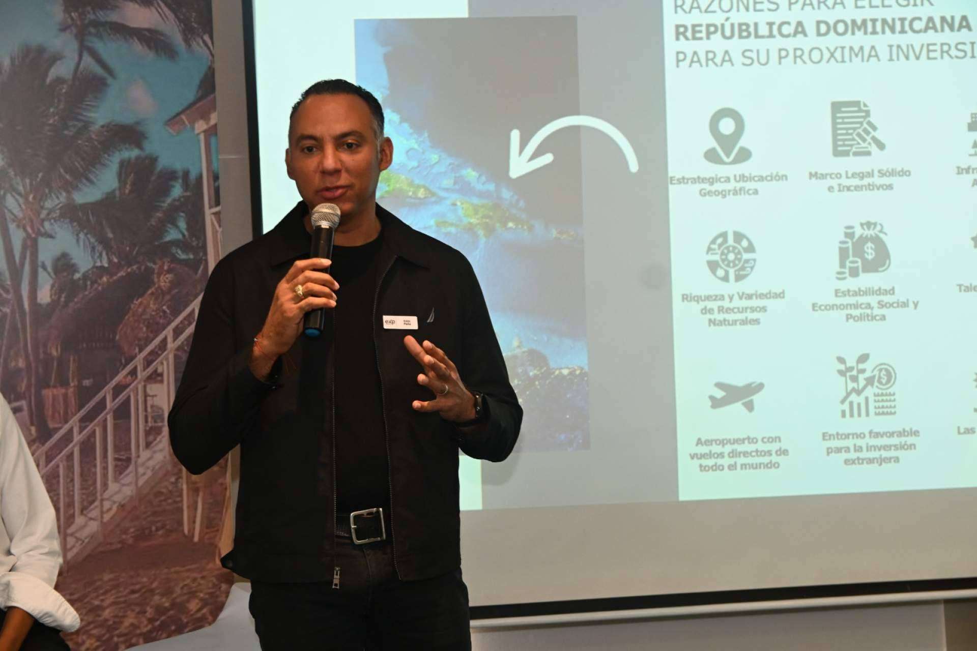 Asesor inmobiliario especializado en propiedades turísticas, Eddy Peña