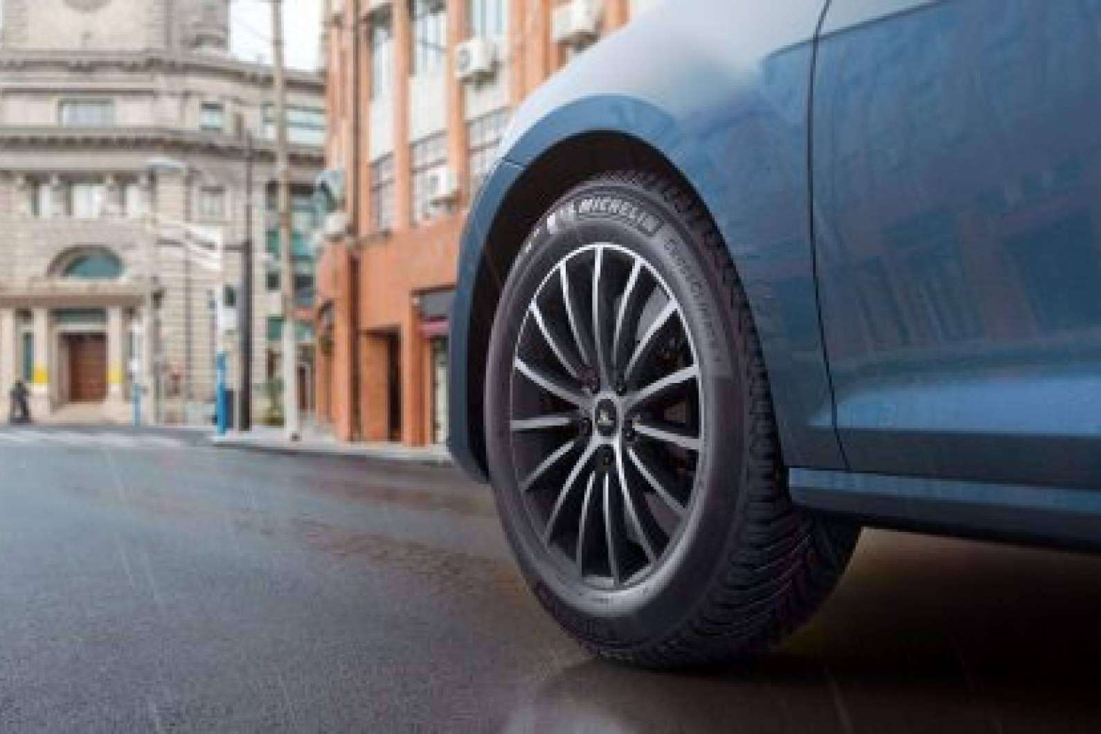 Los neumáticos todo tiempo de Michelin se pueden adquirir en Confortauto