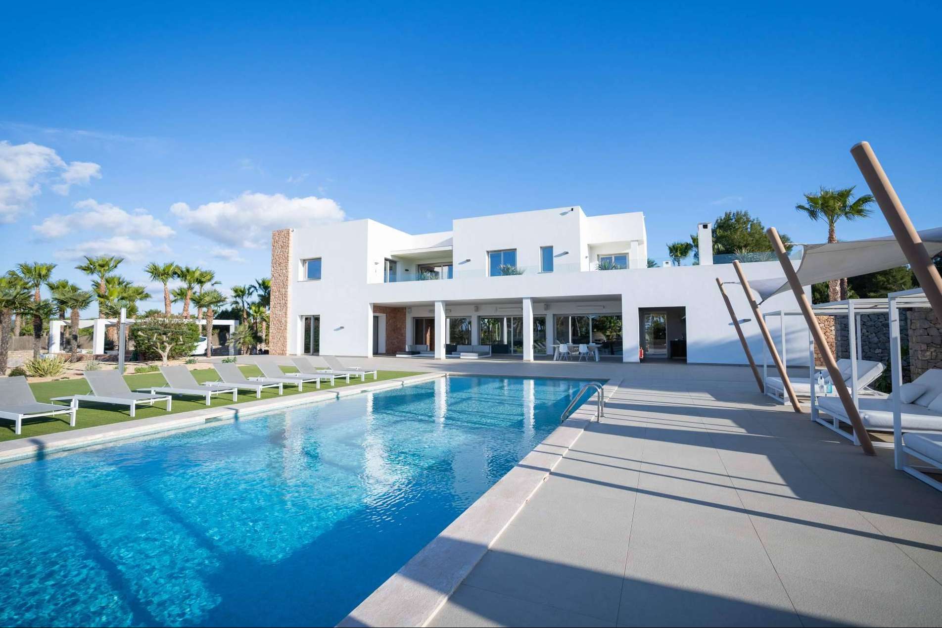 La firma AkunaProject ofrece en Ibiza villas de lujo