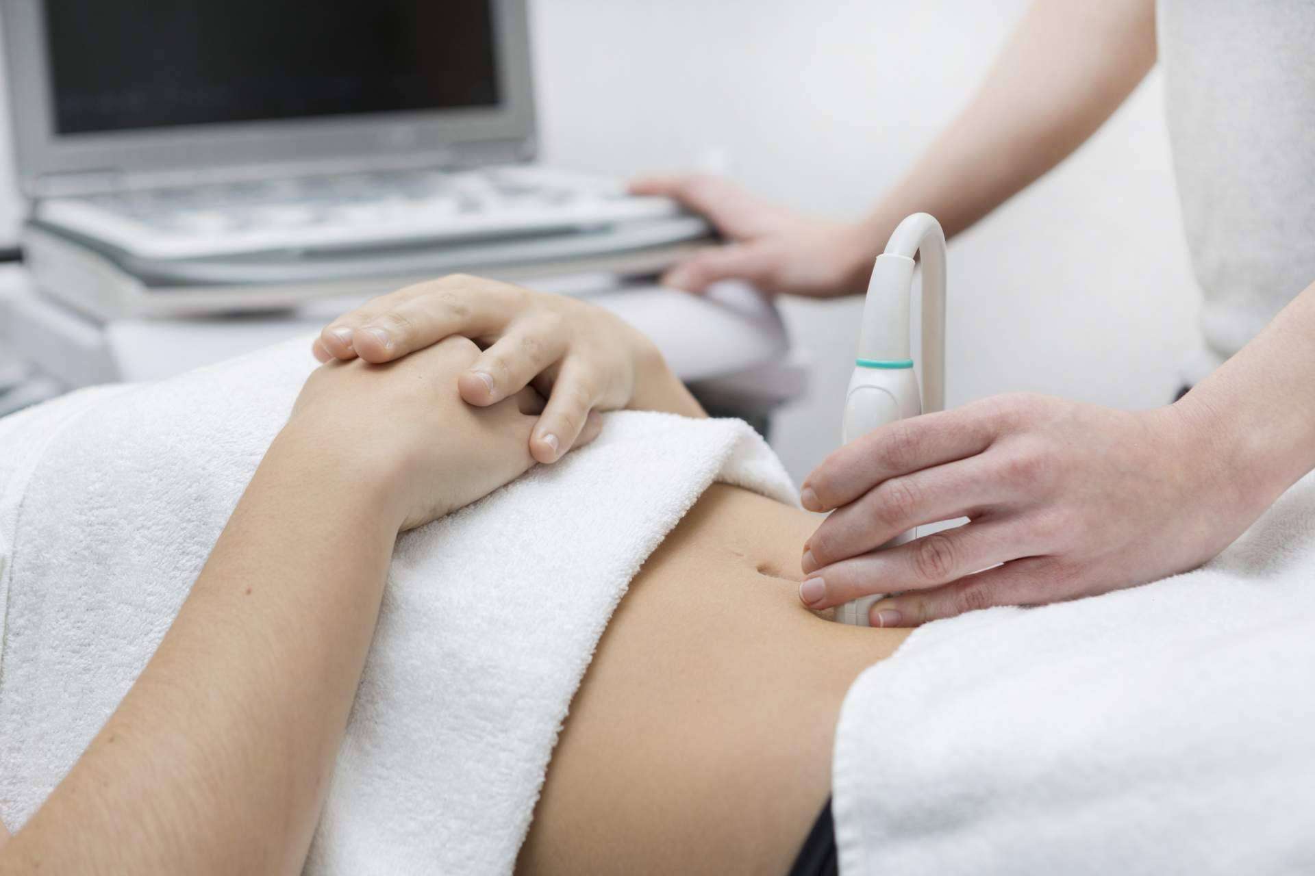 Desgarro muscular abdominal, los síntomas y soluciones con la fisioterapia