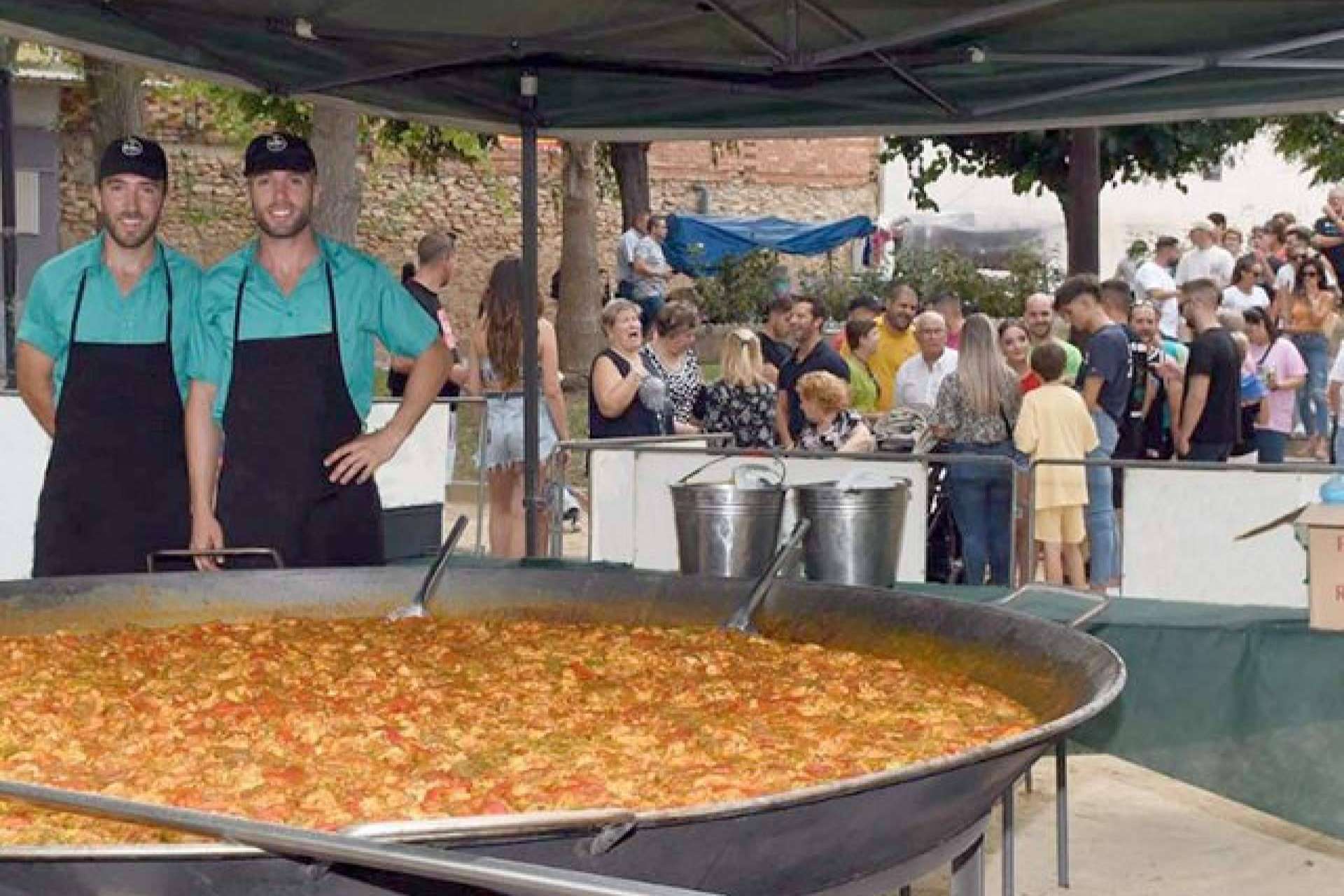 ¿Por qué elegir un catering de paella gigante en las celebraciones? El Paellero