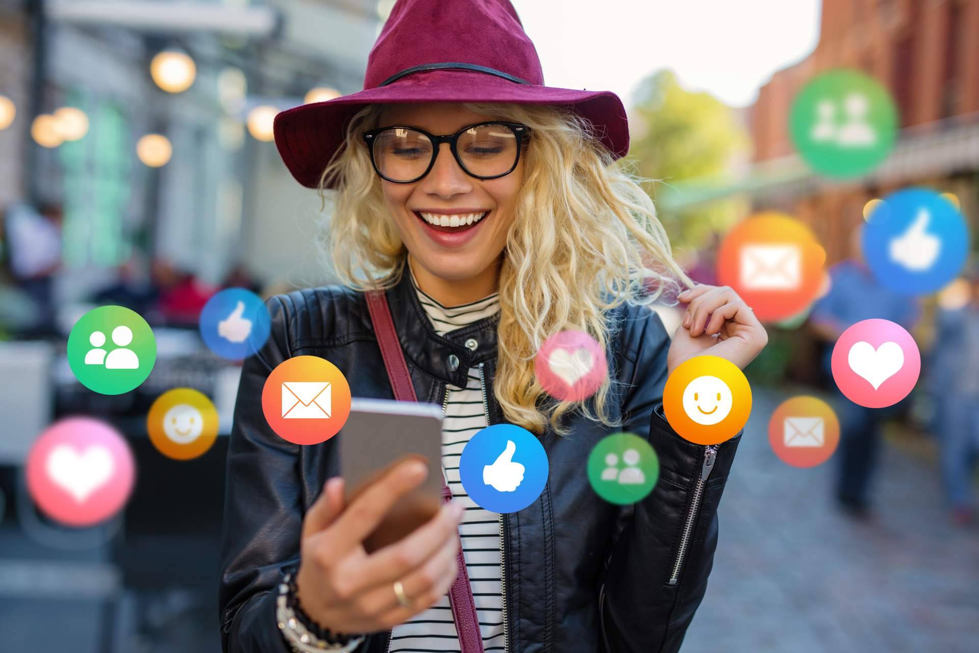 Las ventajas de incorporar WhatsApp, Telegram, Messenger y Live Chat al Contact Center, ICR  Evolution lo explica en su white paper 'Desafíos y oportunidades de la mensajería instantánea'