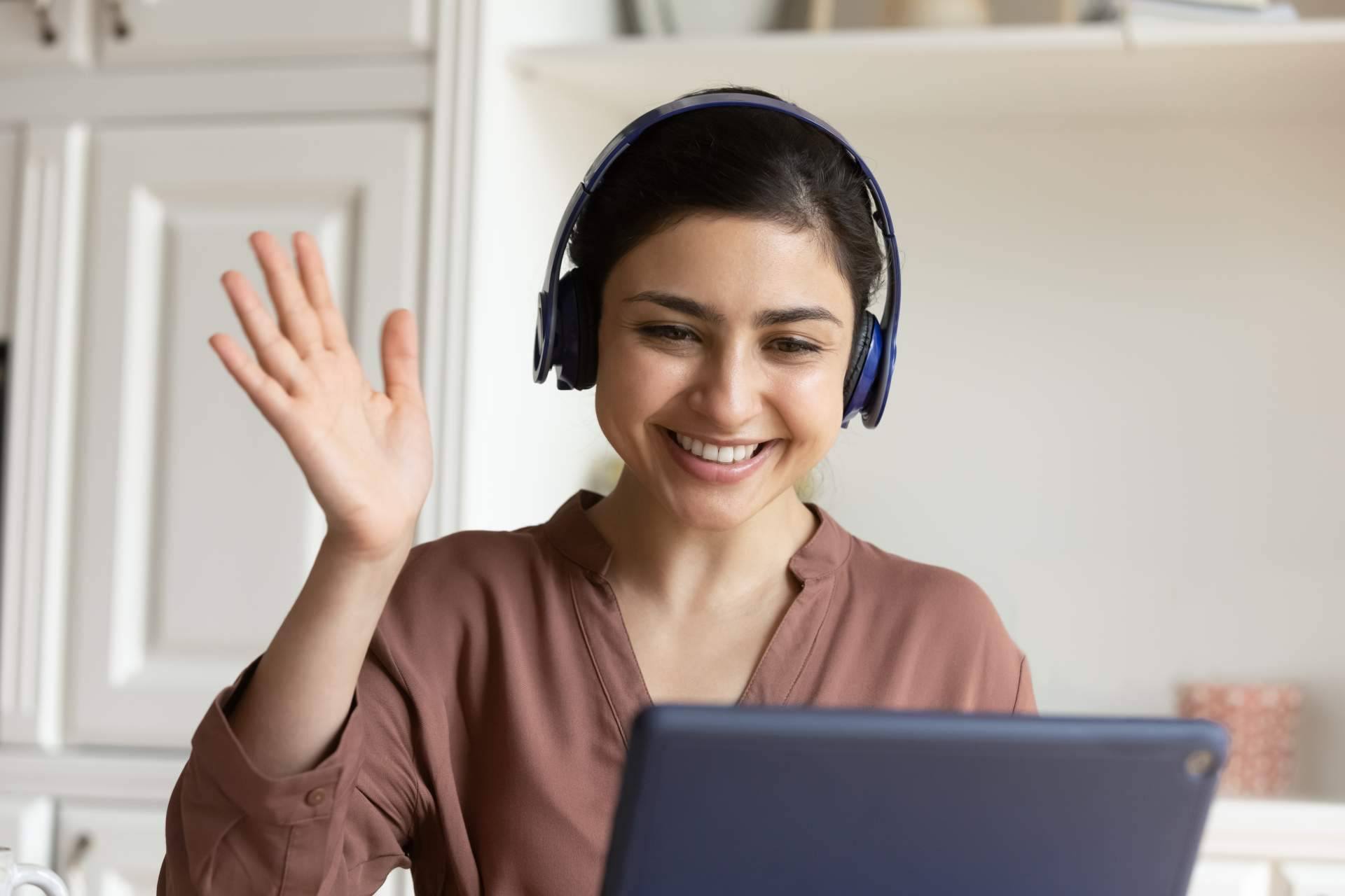 Las ventajas de ser profesor online de idiomas, según Sergio Delgado de ConMovimiento
