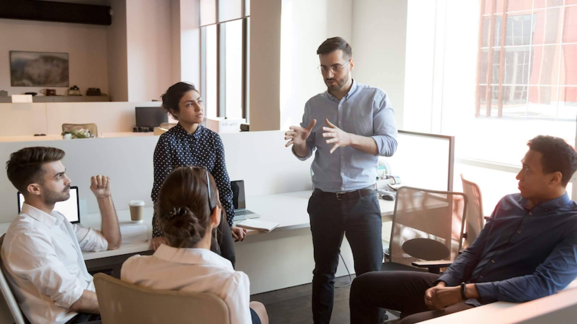 Las estrategias para evitar la brecha digital y de género en empresas, con Bhybrid