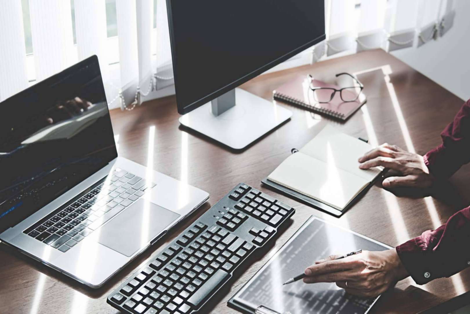 Crear y optimizar páginas web, con el apoyo de Beto López