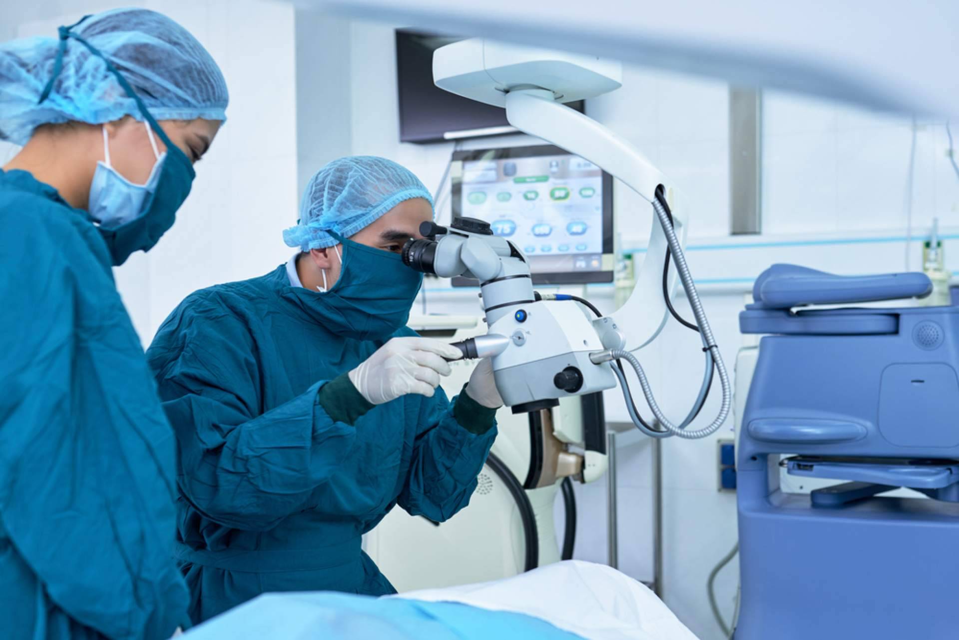 Técnicas de cirugía refractiva, Lasik y FemtoLasik, con el Departamento de Oftalmología del Hospital Universitario Dexeus