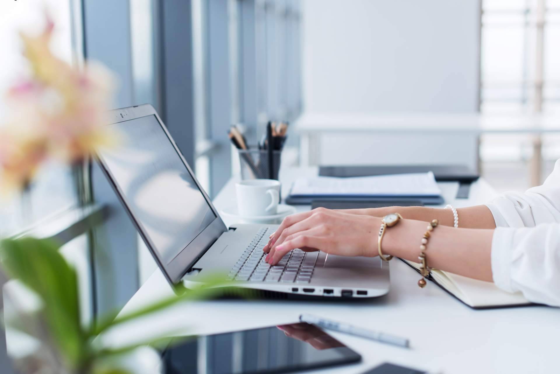 Mejorar la relación de las empresas con sus clientes, con la ayuda de la experta en copywriting, Esther Pina
