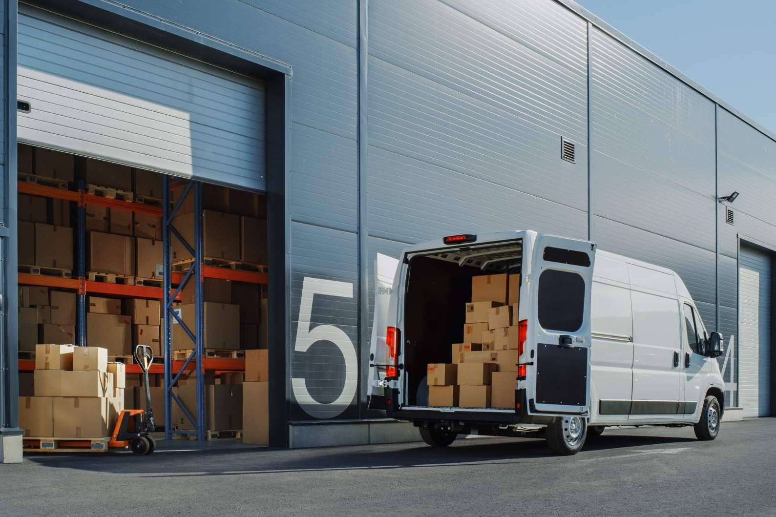 Furgonetas de ocasión para gestionar la logística de las organizaciones y ofrecer mejores servicios a los clientes con M10Selection