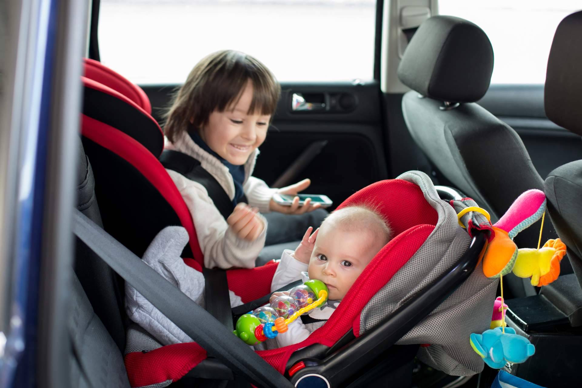 Las sillas de auto para bebés son clave para garantizar su seguridad en la carretera, por MIMOS