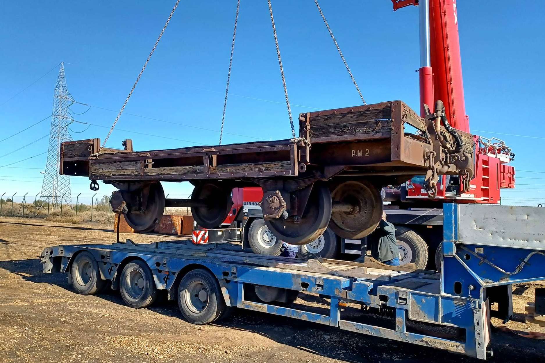 La Fundación del Patrimonio Ferroviario preserva dos históricos vagones de ENDESA