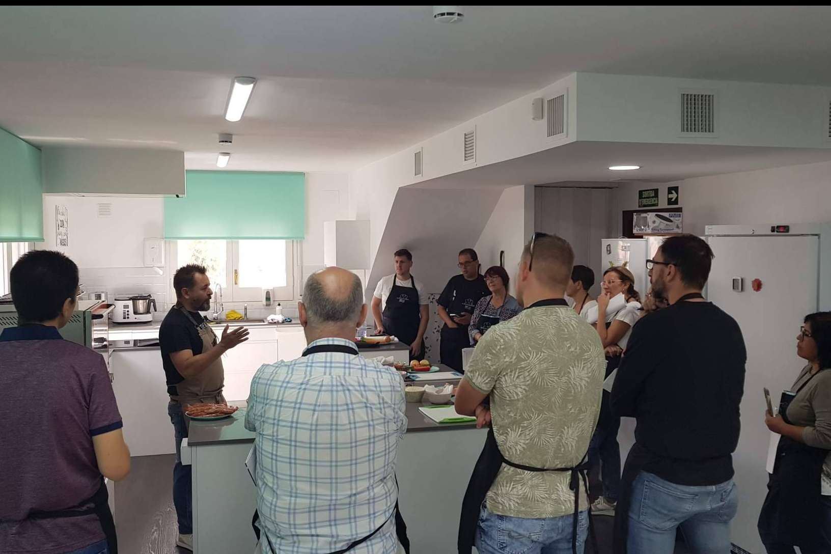 Escuela de cocina tradicional en Barcelona para niños y adultos, Ochimanikia