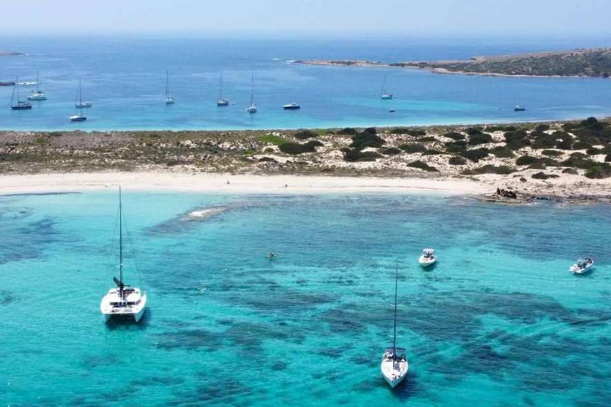 Un día en barco en Ibiza, más de 30 años de recorrido, Navega por Ibiza