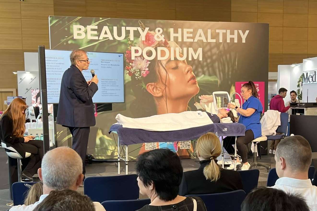 Nueva maquinaria de Enco presentada en Cosmobeauty