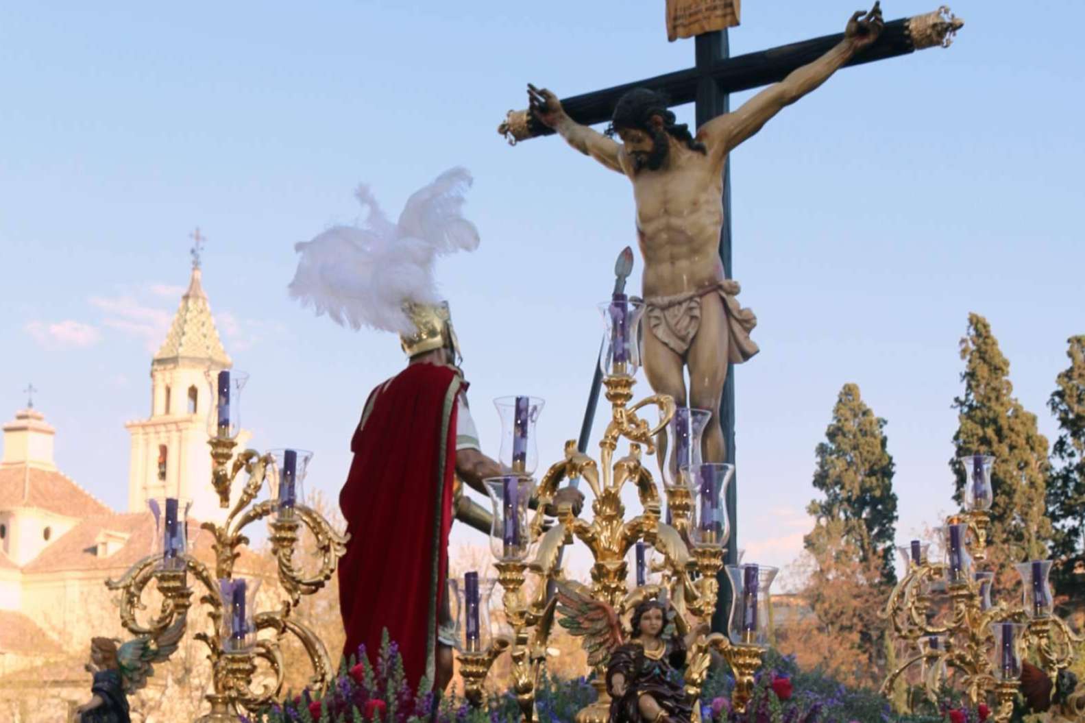 Carrera Oficial, una red social para los cofrades para explorar la Semana Santa de España