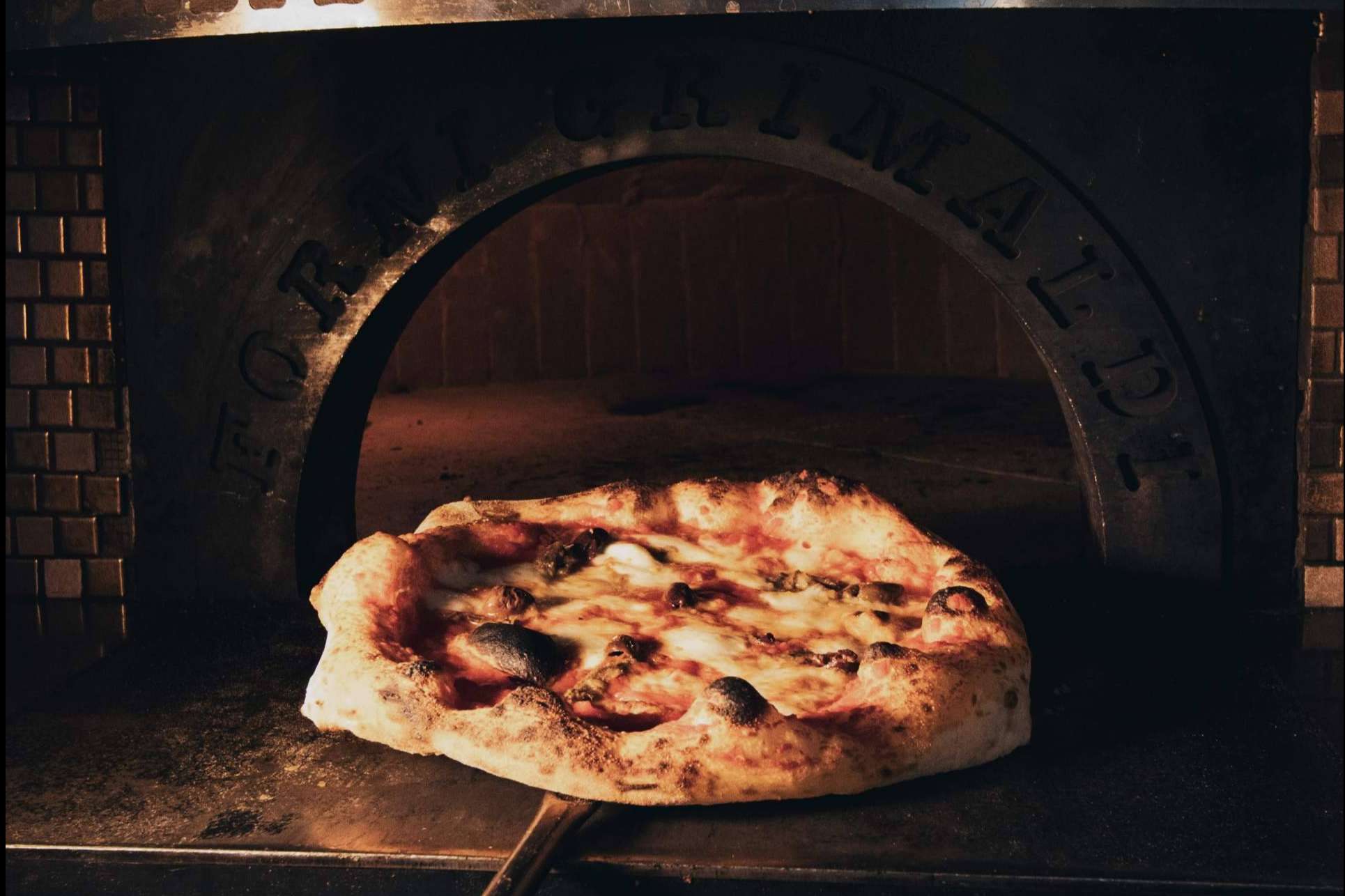 Pizzeria Spaccanapoli Barcelona. Un oasis napolitano en el centro de Barcelona