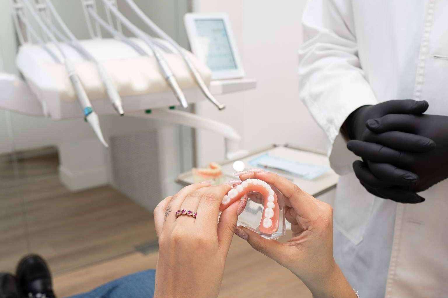 Clínica Dental Calvo de Mora y sus servicios innovadores de odontología y estética facial