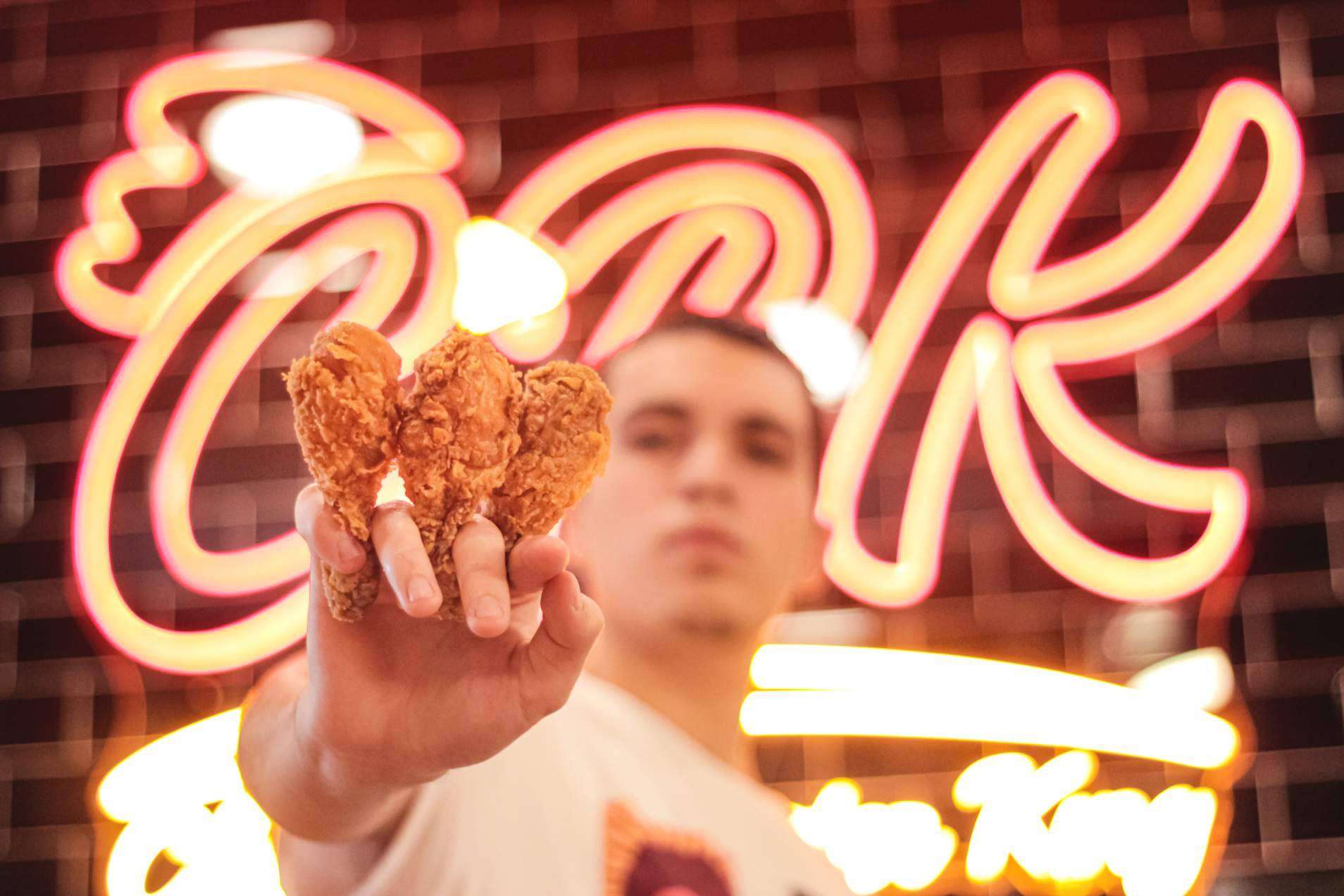 CBK, el restaurante especializado en pollo crujiente, celebra la nueva apertura en Bilbao