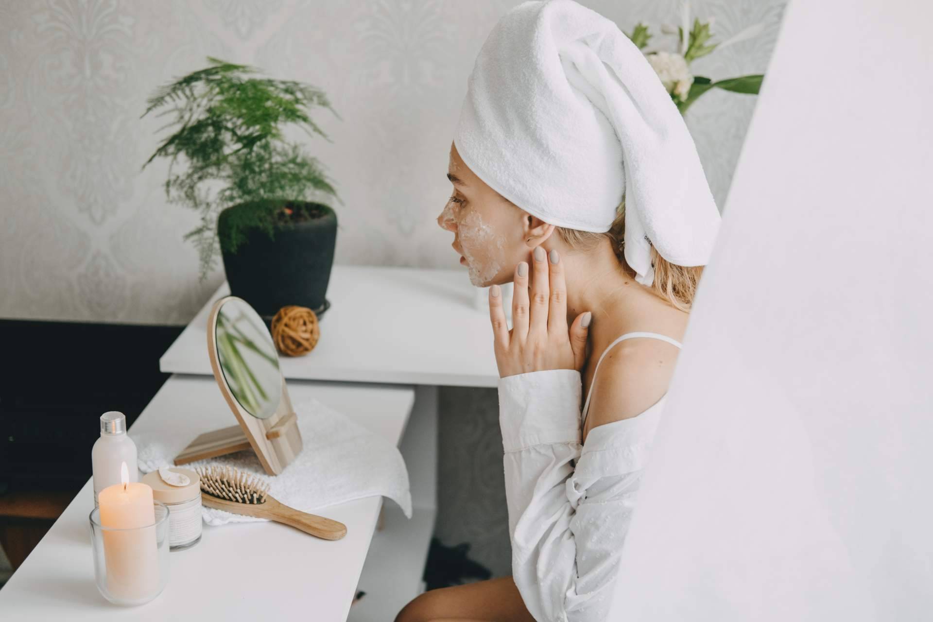 Rutina de belleza minimalista para el verano