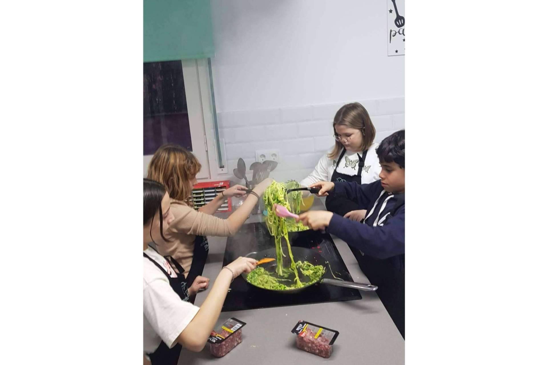 Ochimanikia, la escuela de cocina online que se especializa en el aprendizaje para niños y adultos