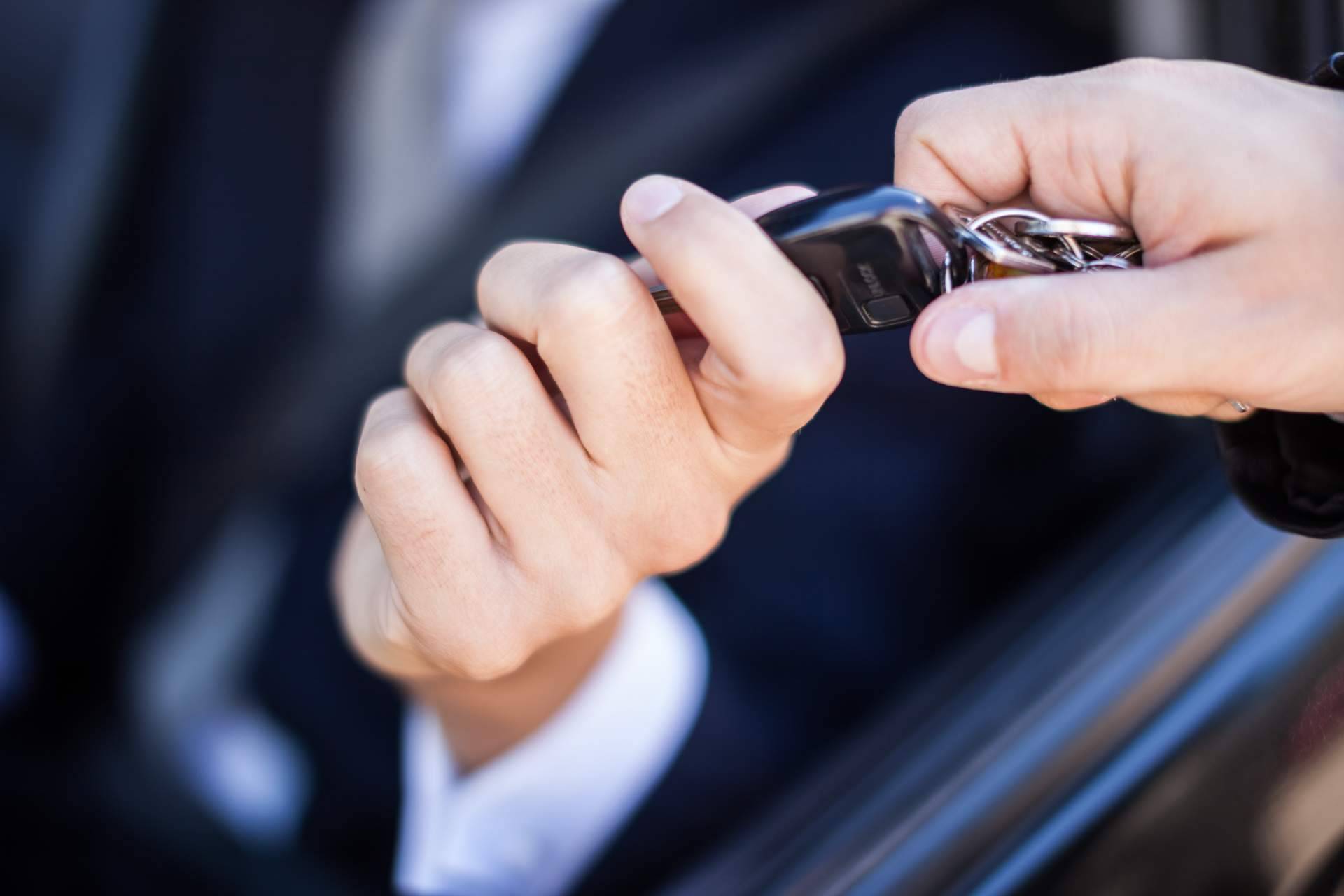 Servicios de compraventa de coches en Murcia con Radikal World