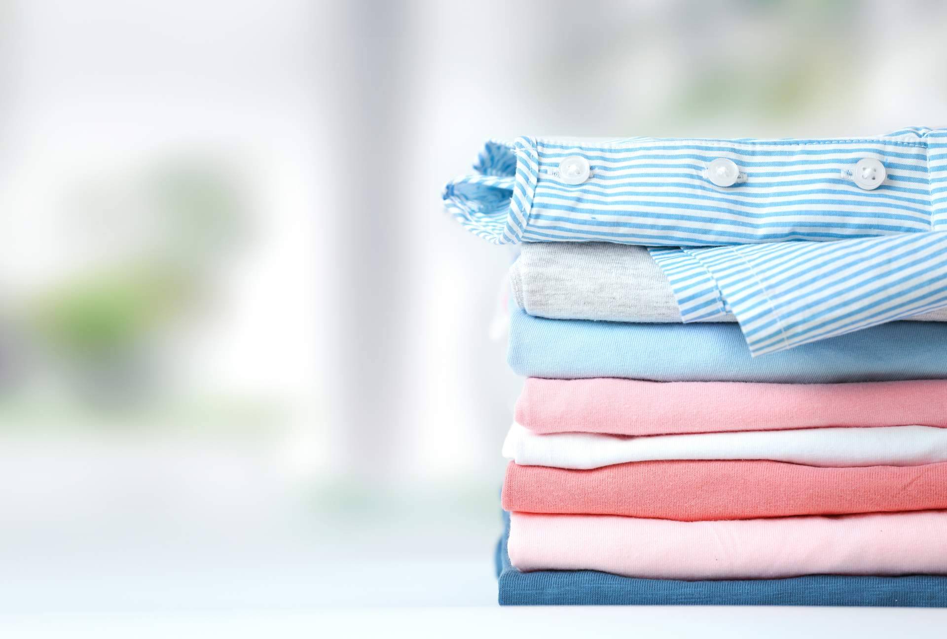 Sacar manchas de tinta seca en ropa de color con el servicio de Washrocks