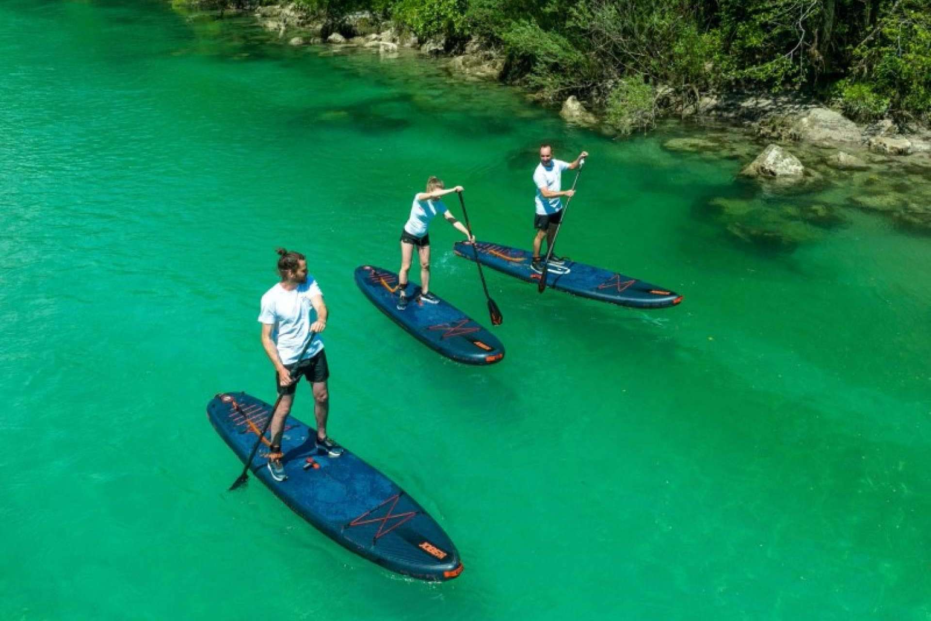 Nauticmar ayuda a sacar el máximo partido a la costa alicantina con el alquiler de tablas de paddle surf y kayaks