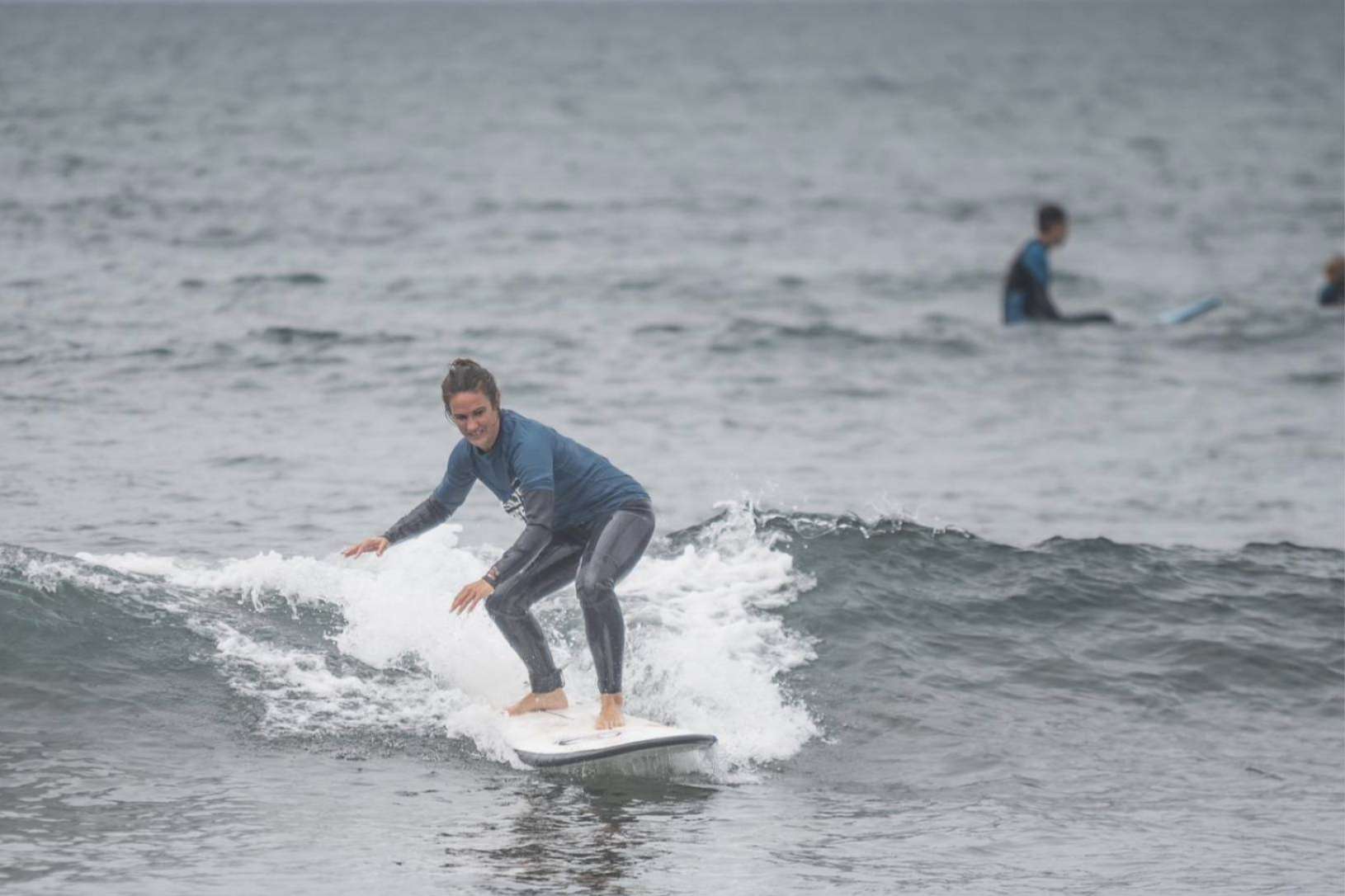 Llega la temporada de surf en Salinas Ciudad del Surf
