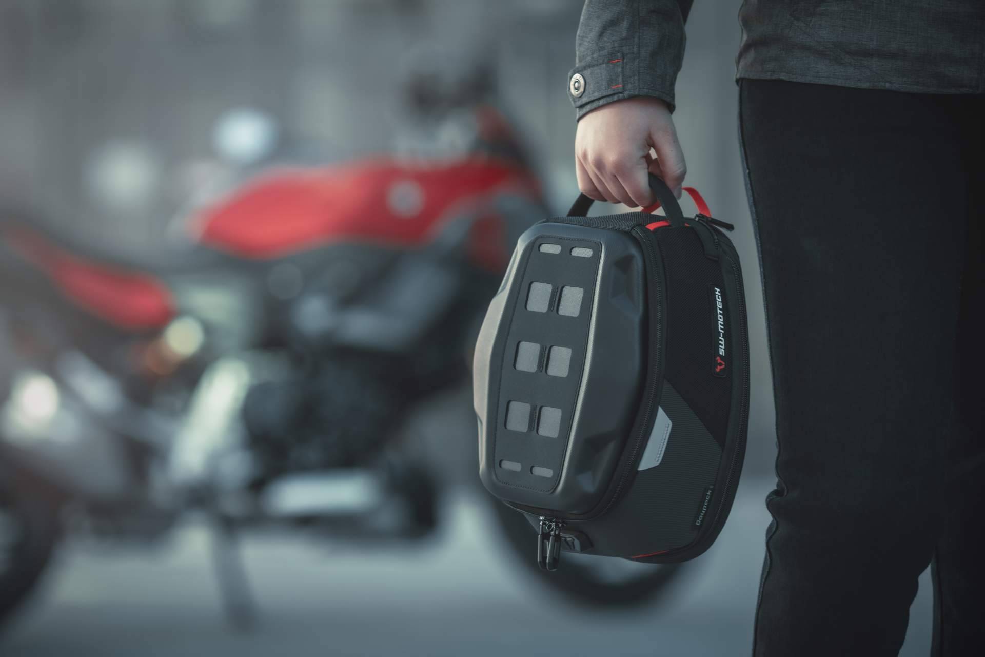 Productos que permiten llevar equipaje en una moto de manera funcional y segura en SW-MOTECH