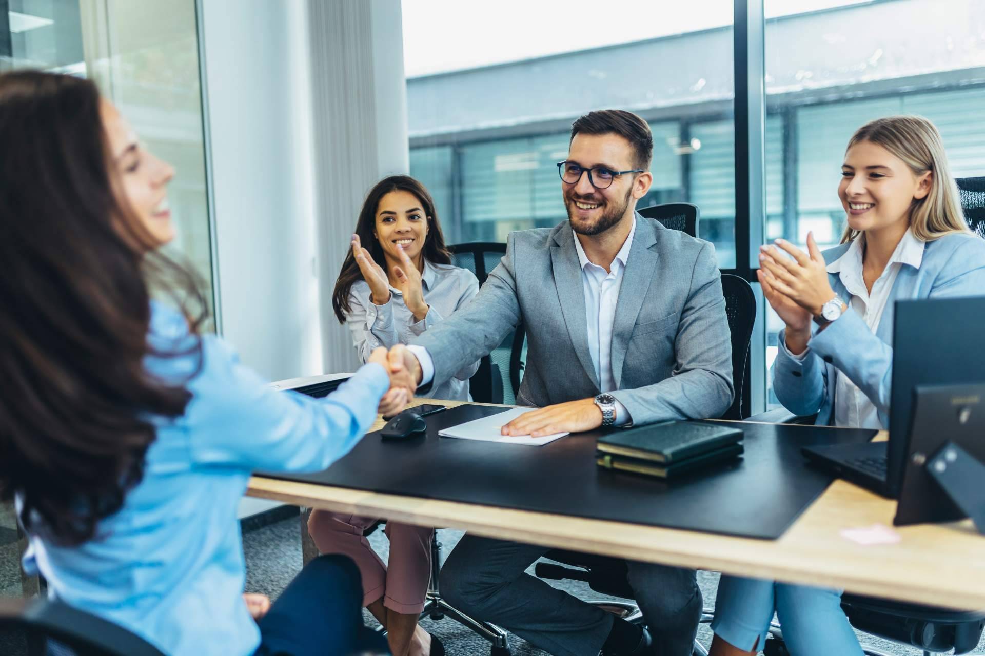 ¿Cuáles son las ventajas de contratar los servicios de recursos humanos que ofrecen empresas de outsourcing como Franmar Consultancy Services SL?