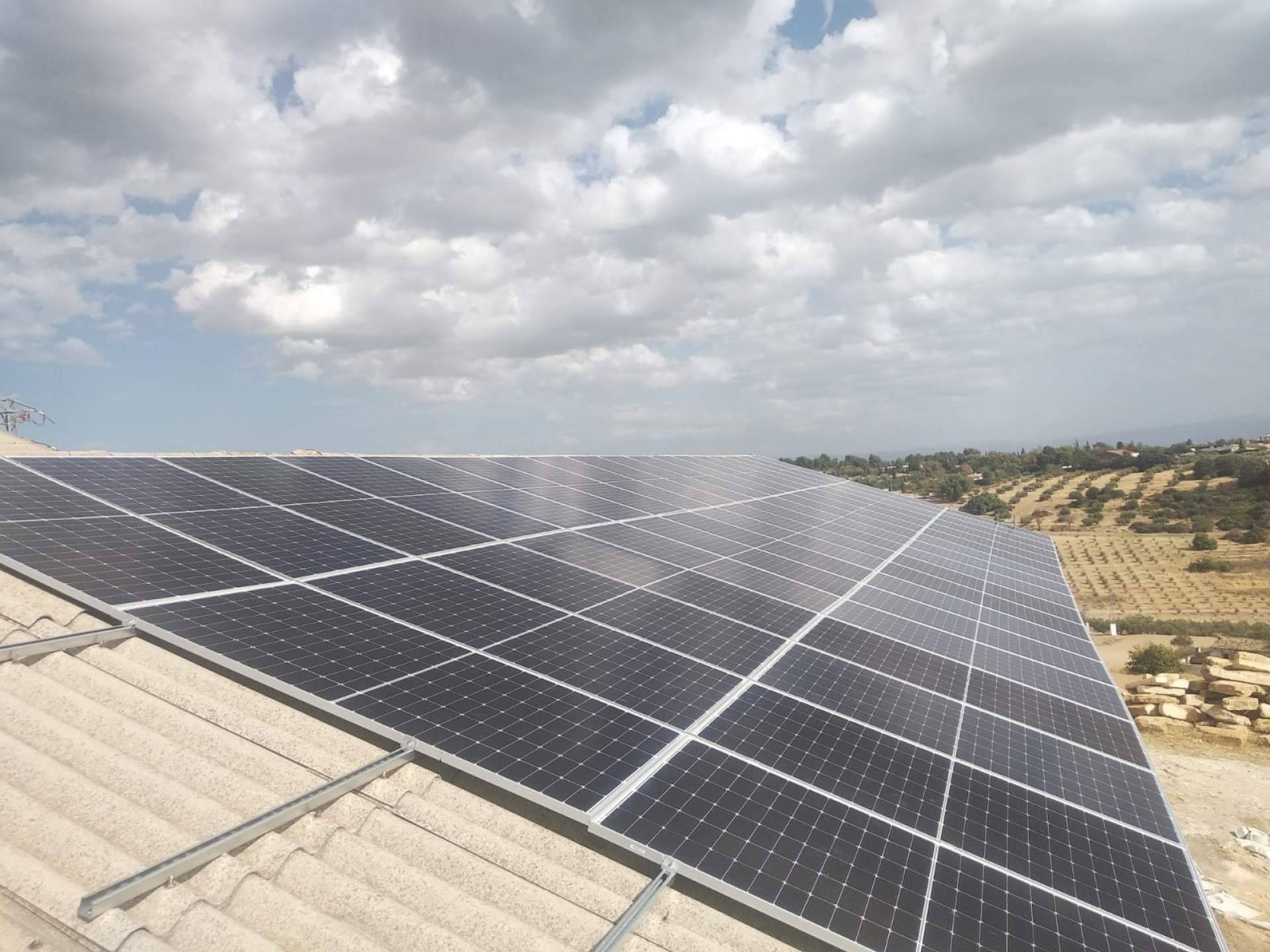 Hacer frente a la volatilidad de los precios de la electricidad instalando paneles solares