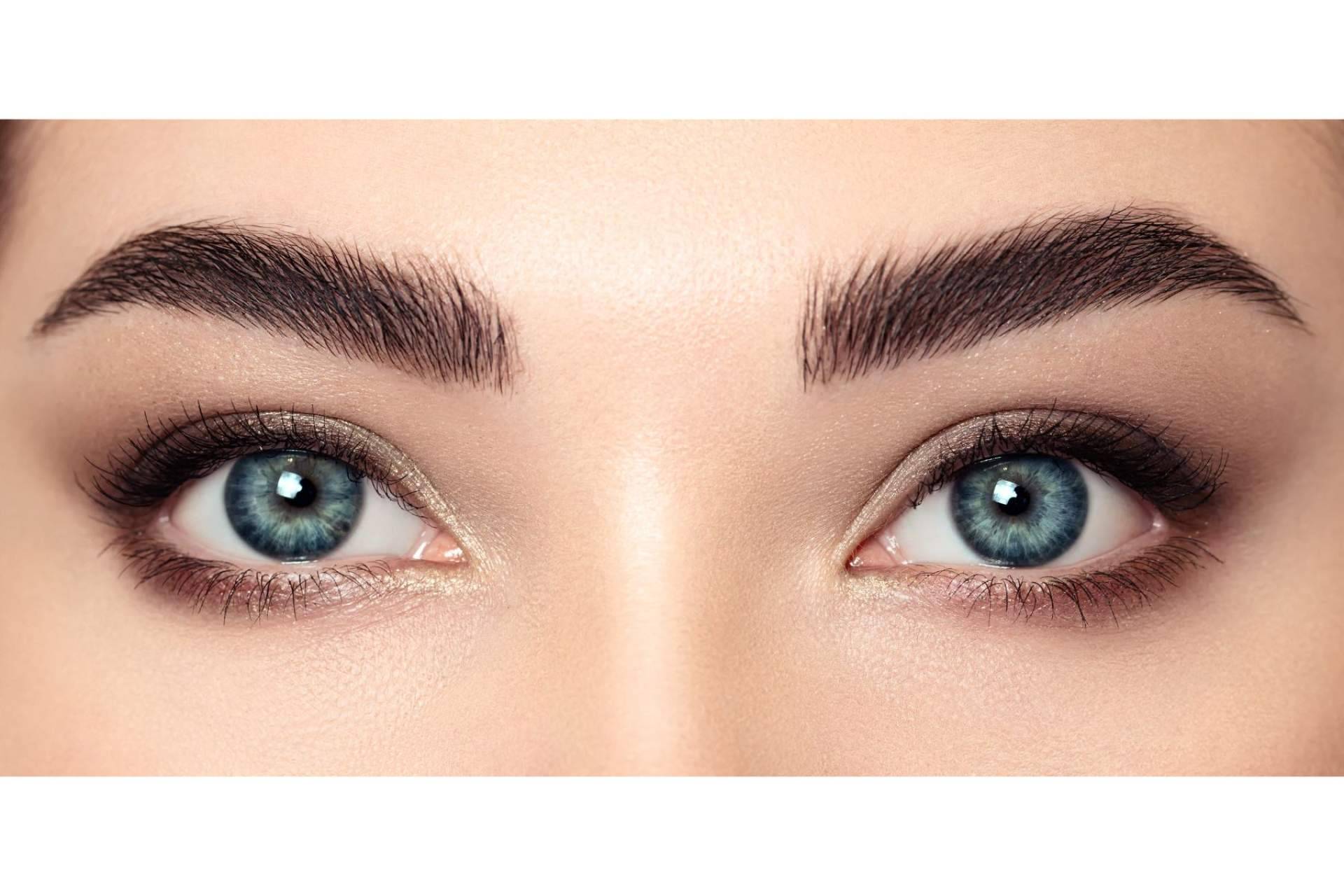 Una solución definitiva para transformar la apariencia, el injerto de cejas en mujeres