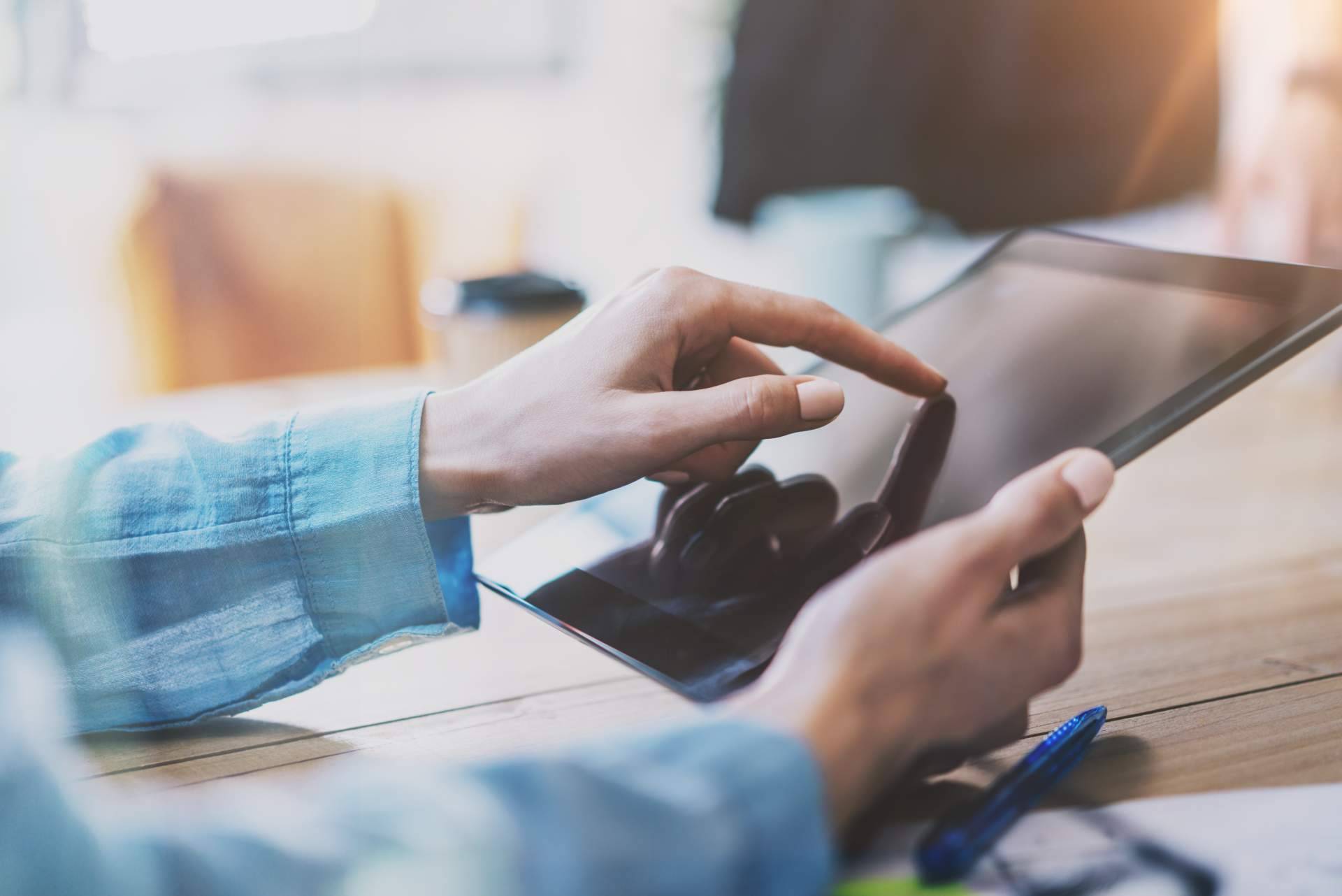 La digitalización tecnológica para empresas se simplifica con Gestiones 24