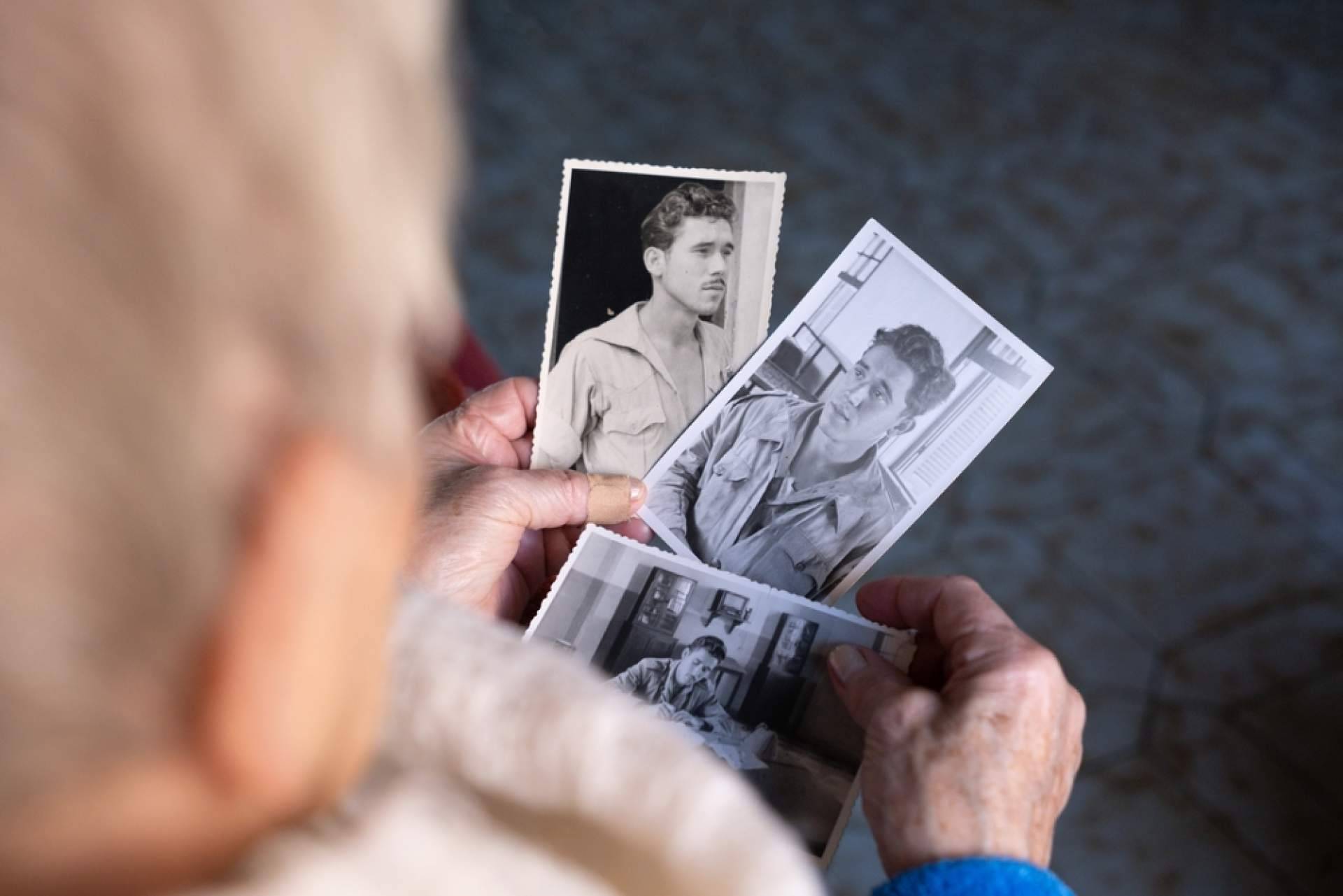 Esquelas y Recuerdos; una forma de conmemorar a los seres queridos difuntos