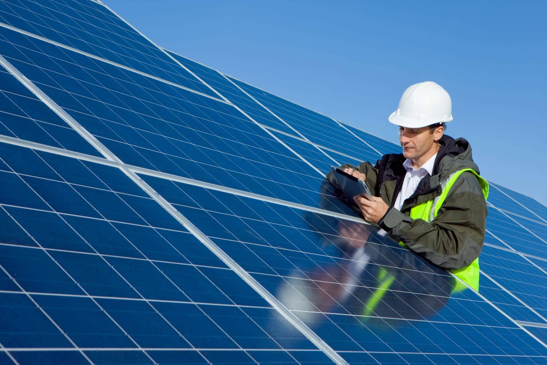 Control de sistemas de energía solar fotovoltaica, de la mano de Made in Málaga