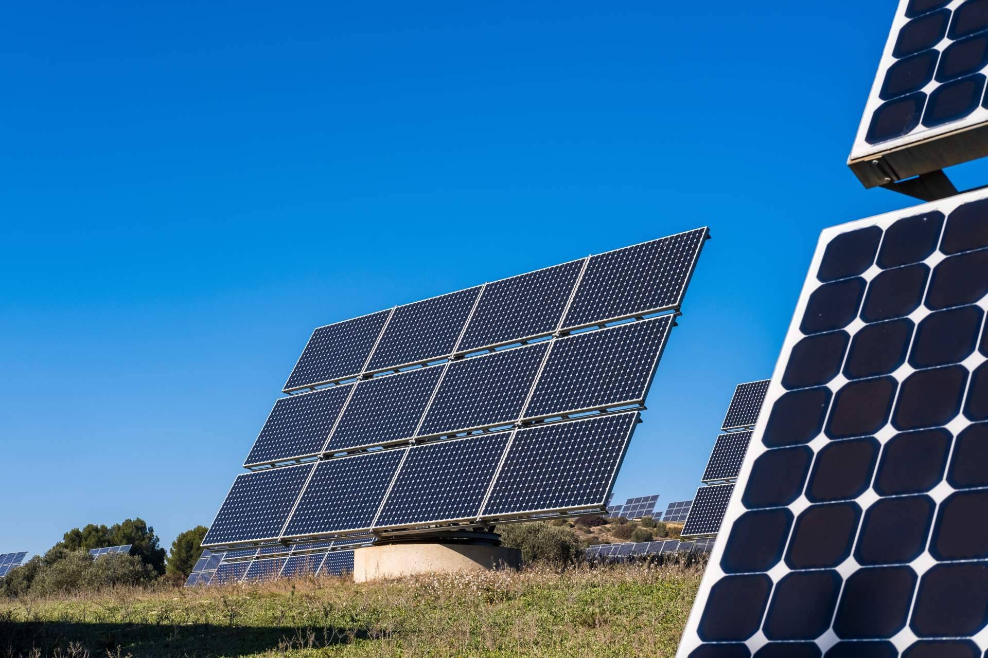 Conseguir una mayor energía gracias a los módulos solares fotovoltaicos que ofrece Solomnia