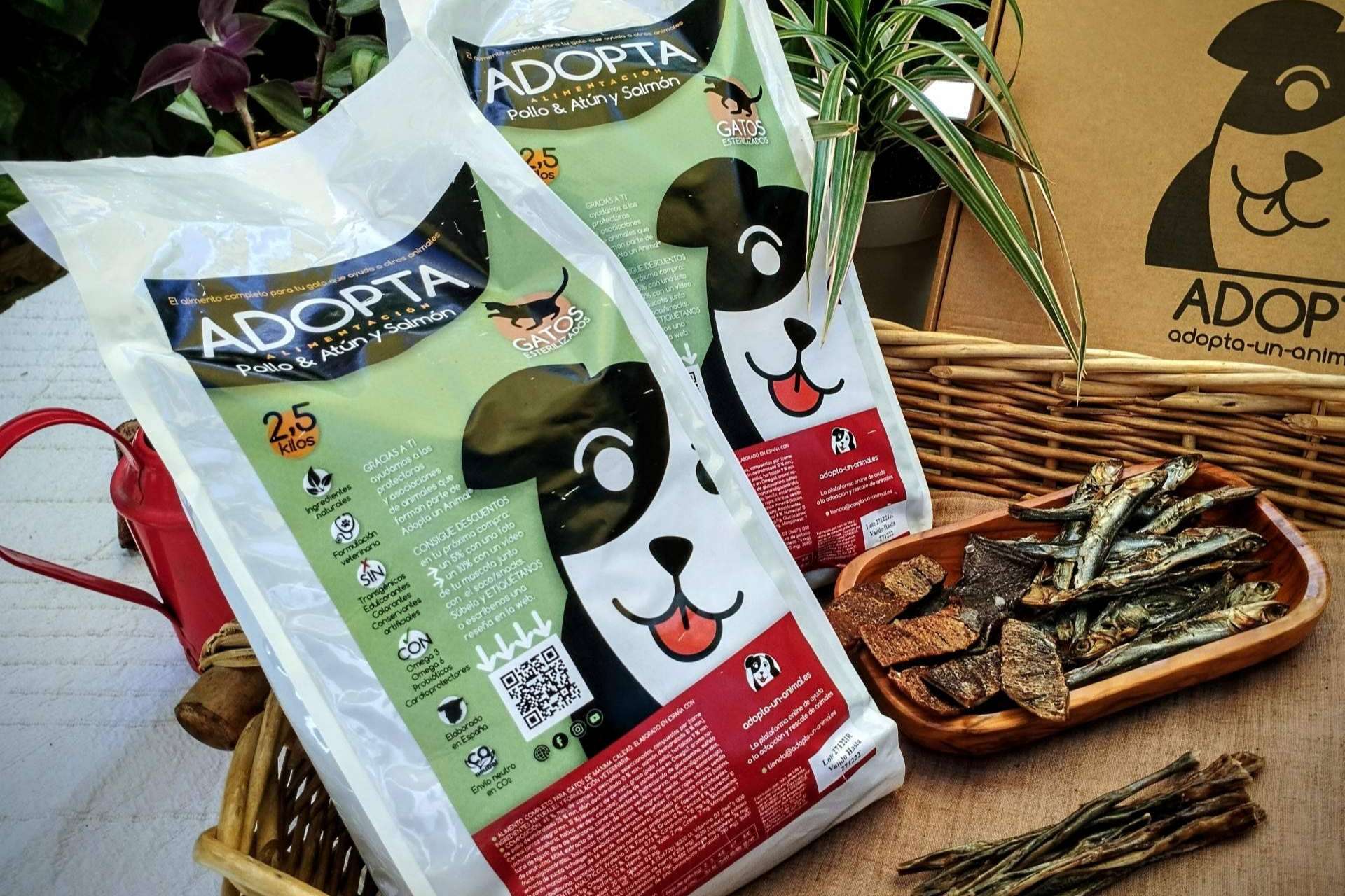 El pienso light para gatos esterilizados de ADOPTA, la elección saludable que ayuda a los animales