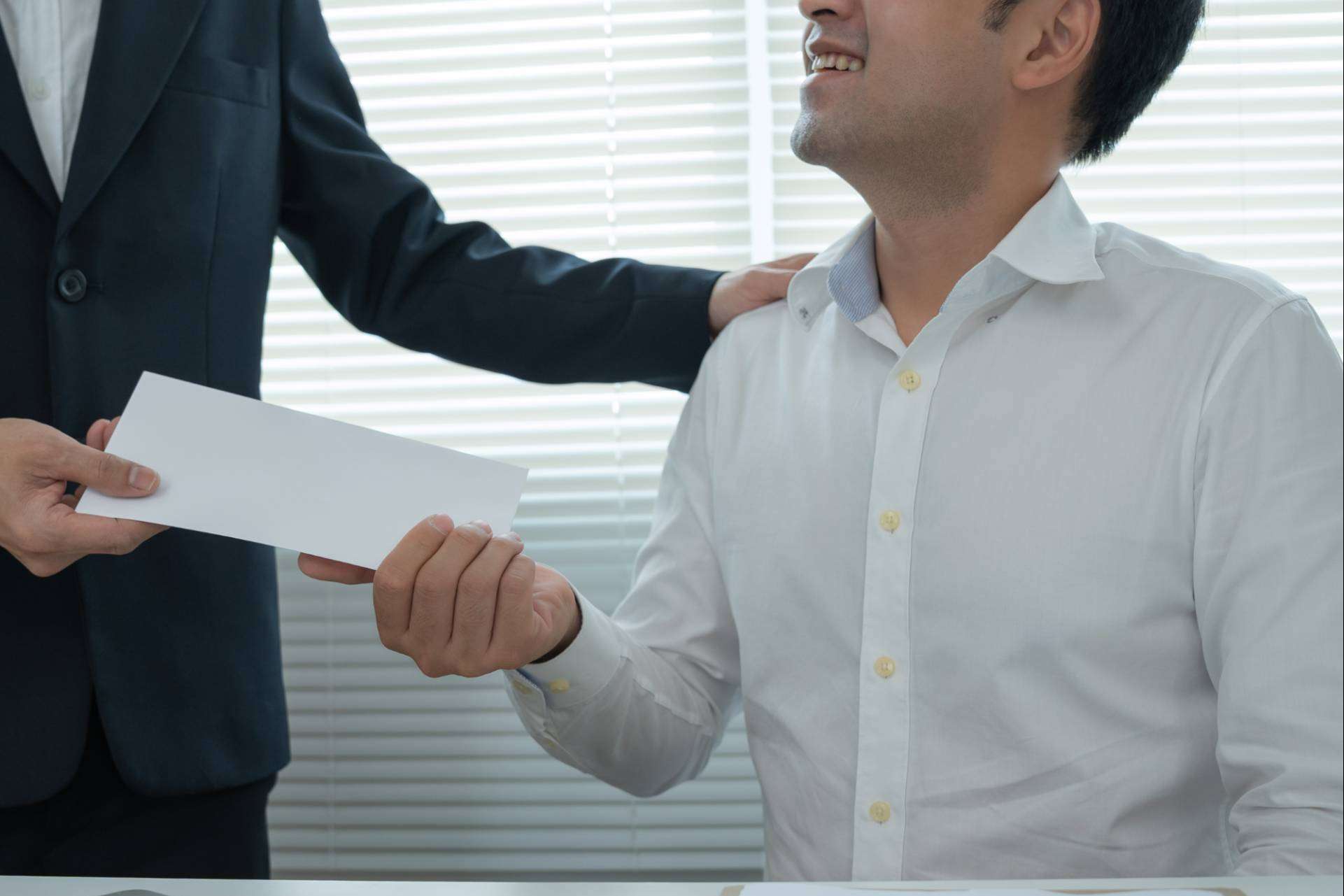Consultax asesora sobre las formas de retirar legalmente dinero de una empresa como socio o administrador