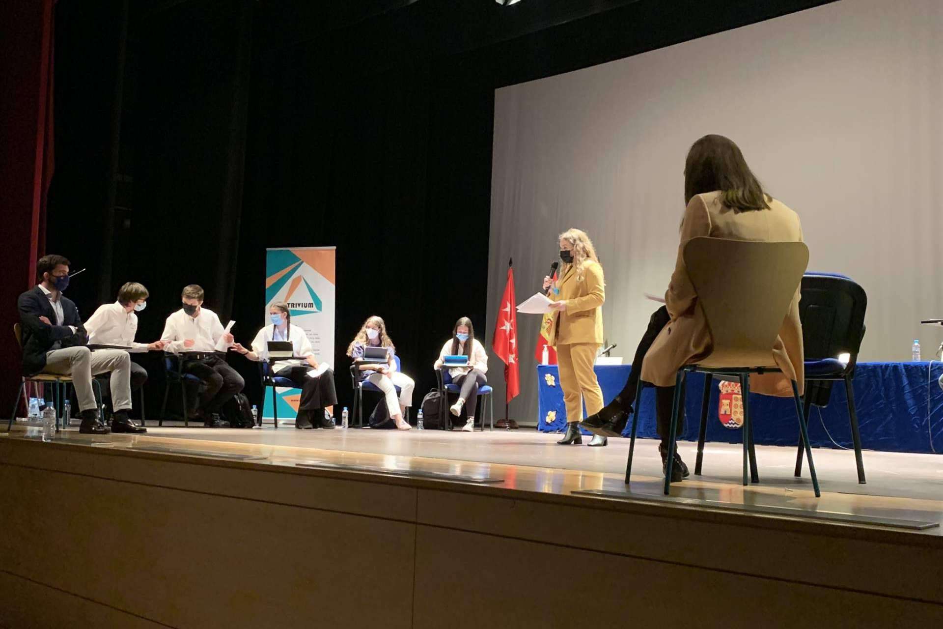 ¿Por qué es importante que los centros educativos y las concejalías de juventud ofrezcan un club de debate a los más jóvenes?