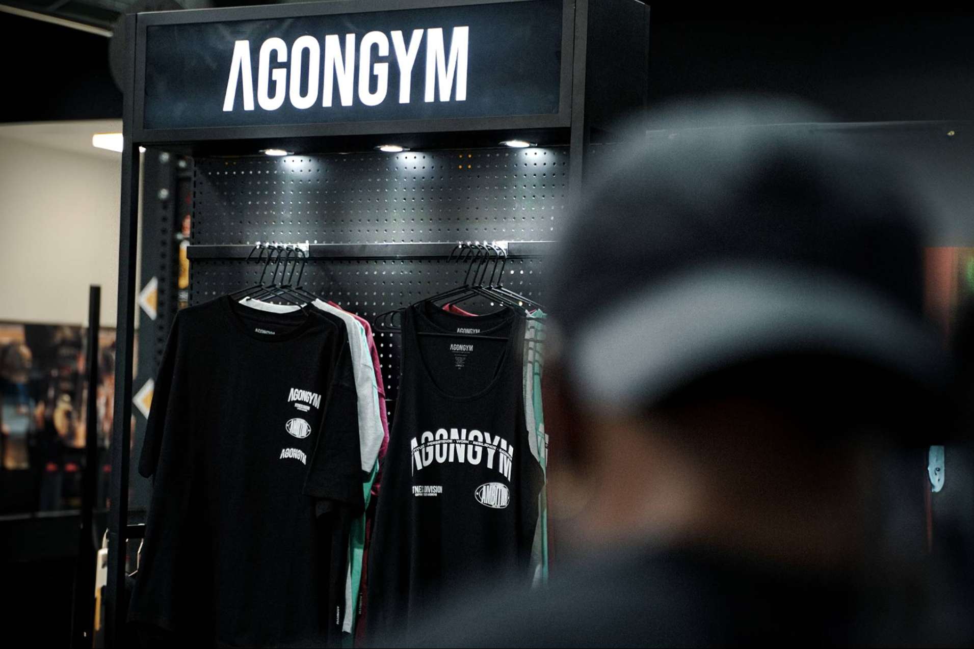 En febrero 2023, la tienda online AGONGYM comienza con la distribución en tiendas físicas de nutrición y suplementos deportivos
