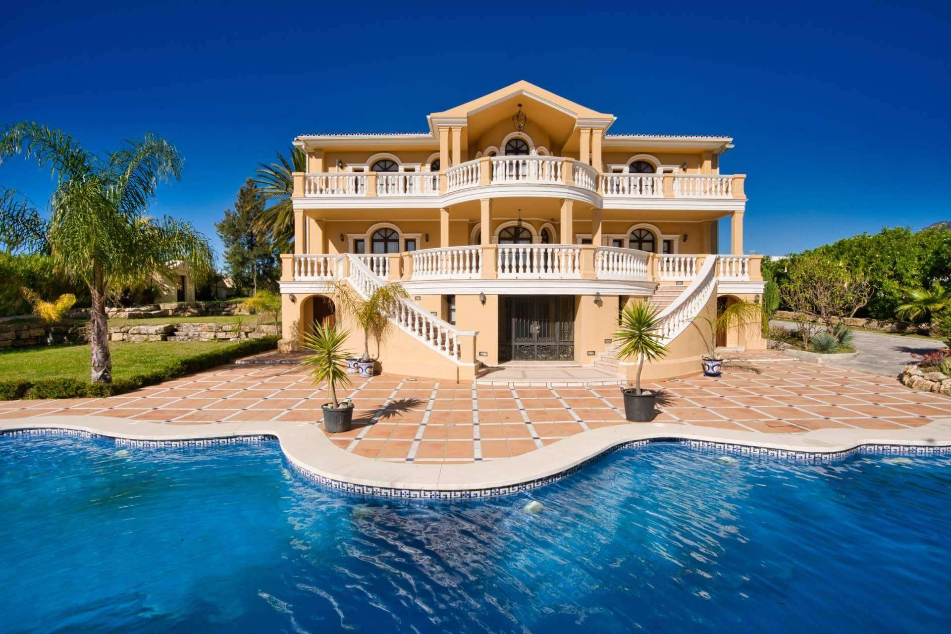 La villa clásica y de lujo bañada por el sol de Marbella, Villa Rosi, por Zeuthen & Company