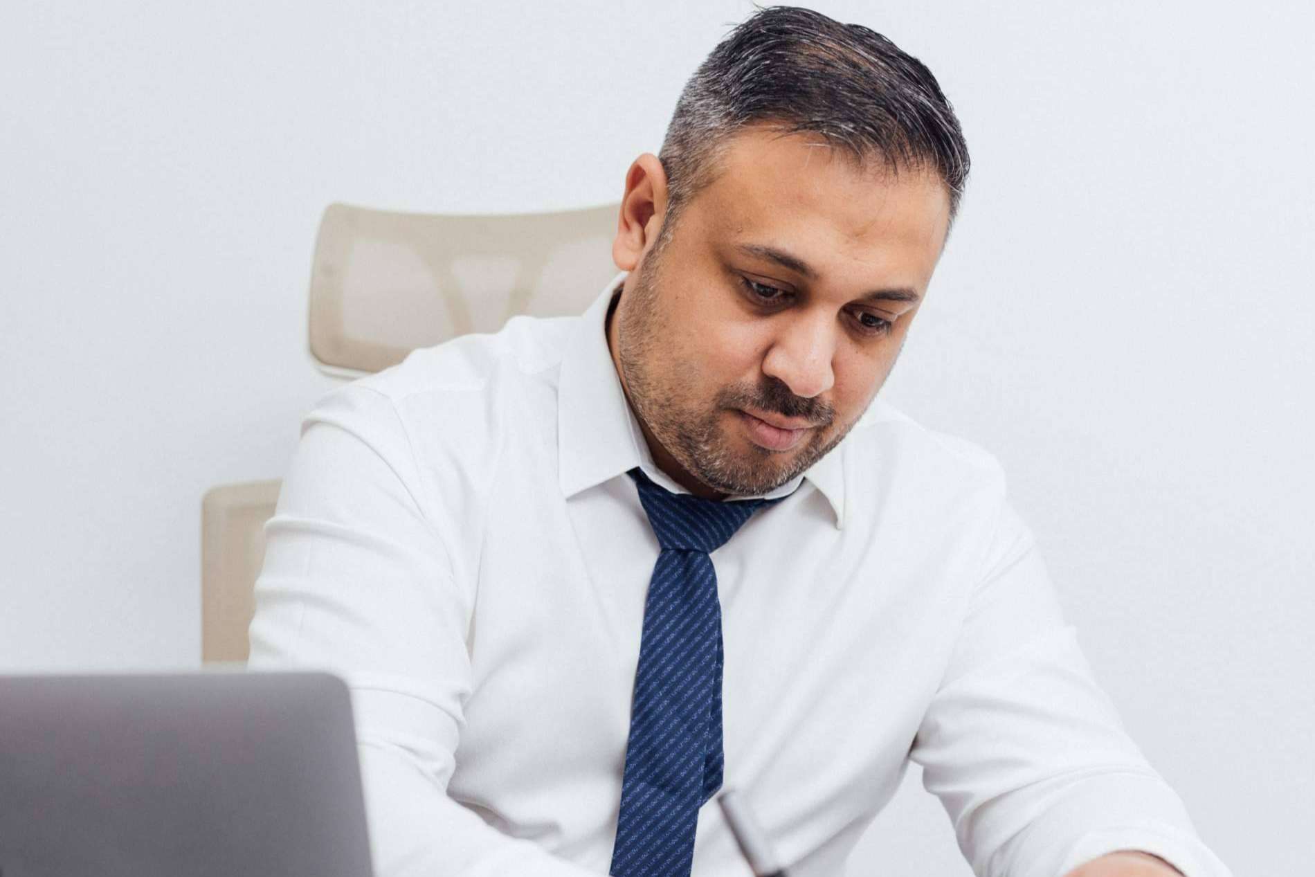 Guía gratuita de emprendimiento para pasar de 0 a emprendedor con éxito