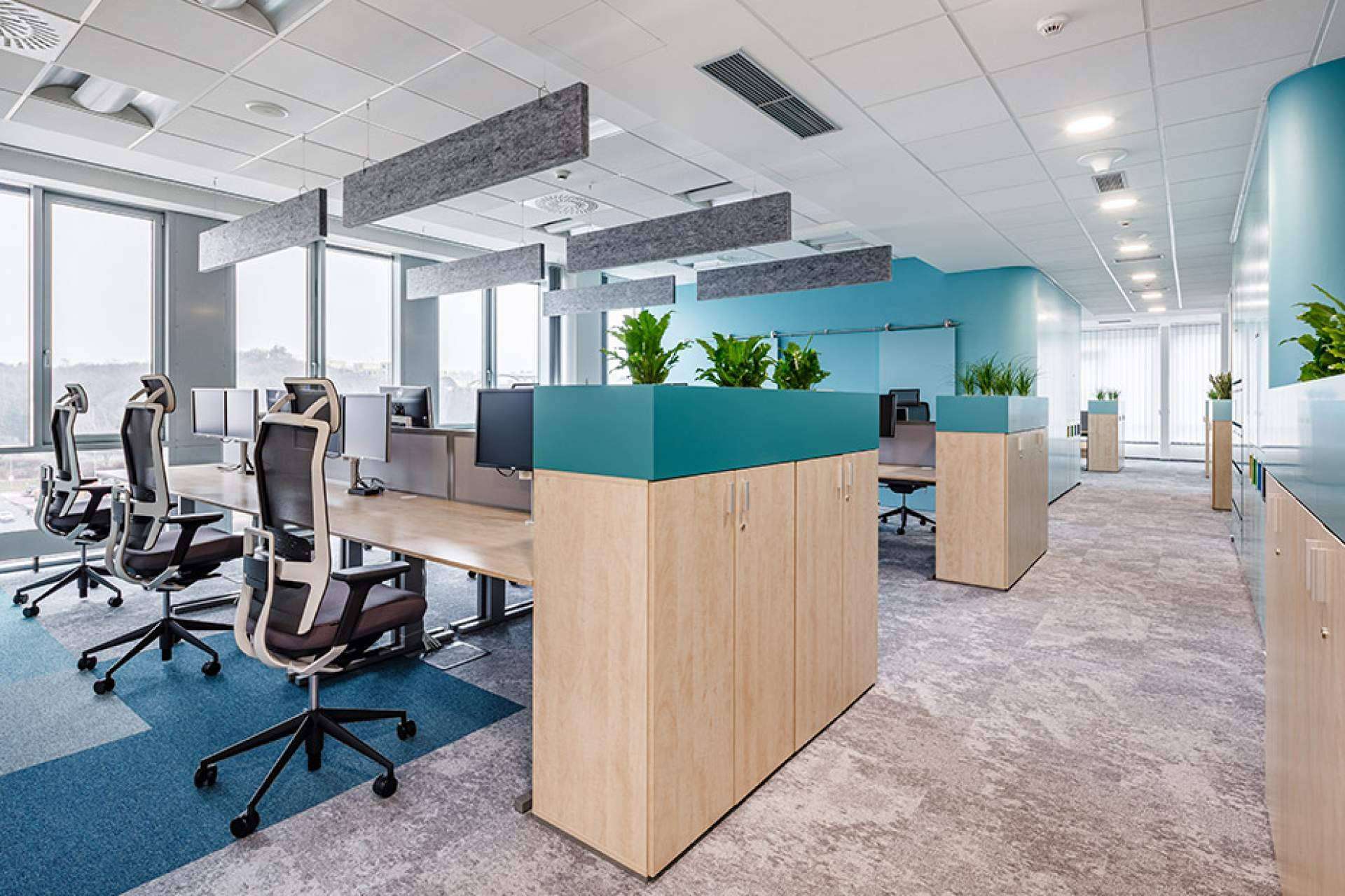 Equone facilita la creación de espacios de productividad mediante mobiliario de oficina ergonómico