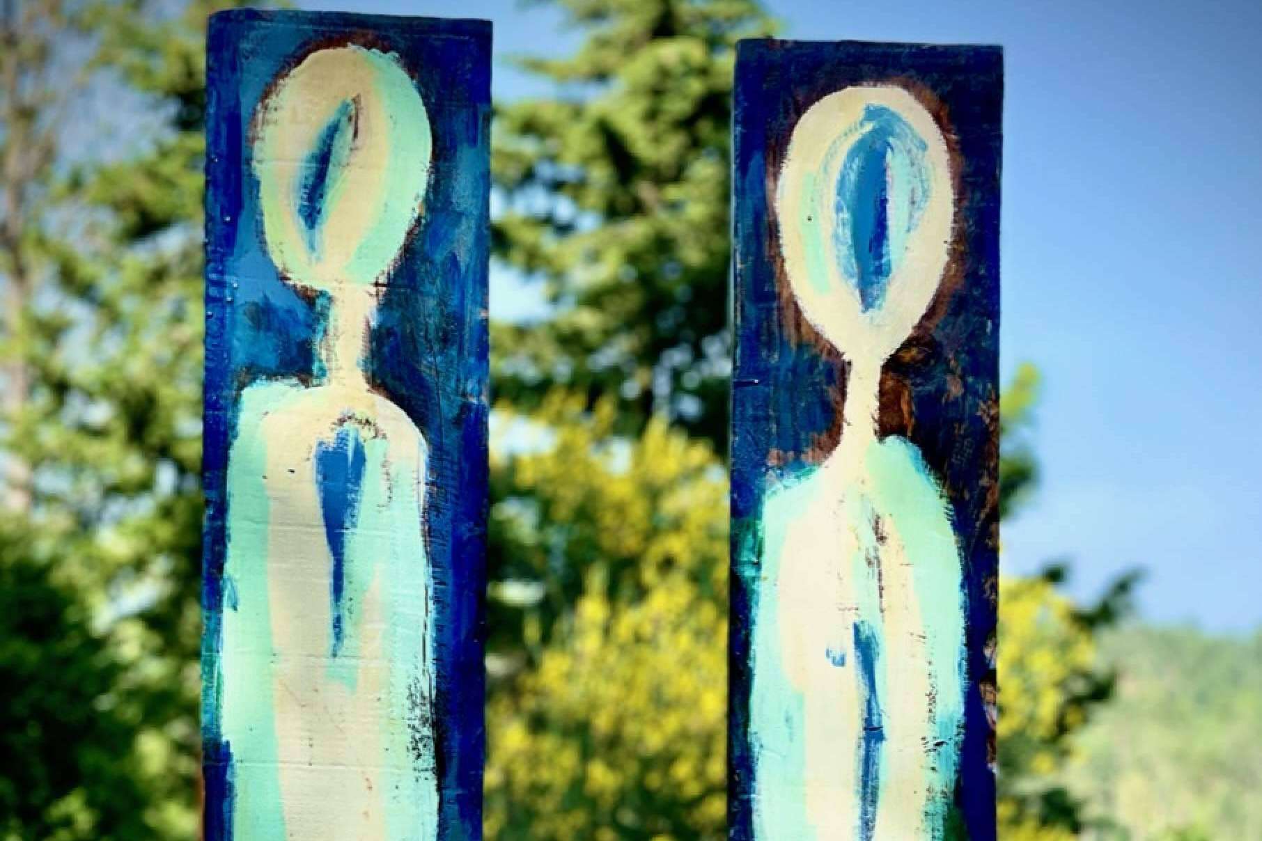 Del 22 de julio al 6 de agosto, en Sant Jaume de Frontanyá, Pilar Almagro, una de las artistas referentes en Tótems en España, llevará a cabo su próxima exposición