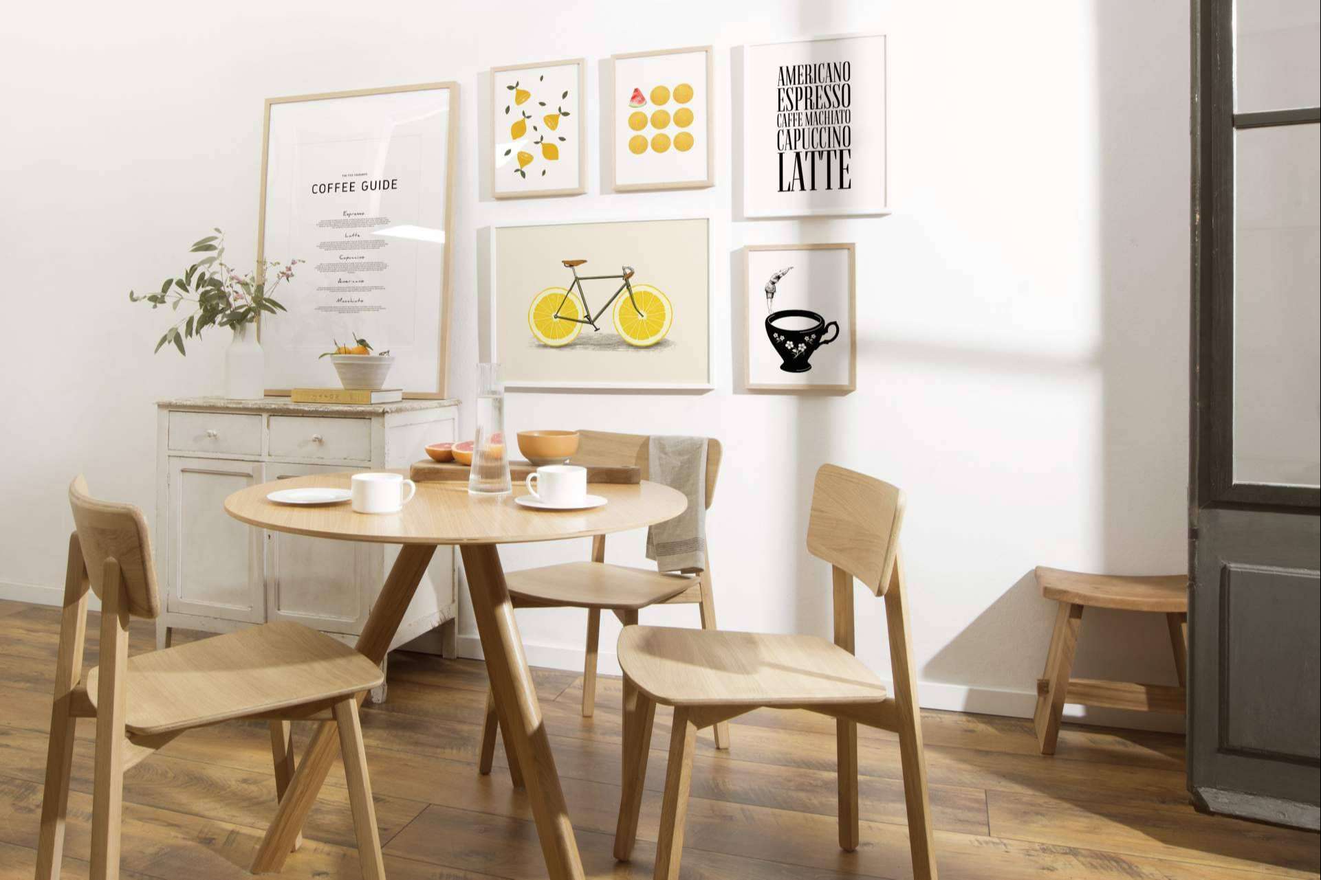 Artesta ofrece cuadros y láminas para decorar la cocina