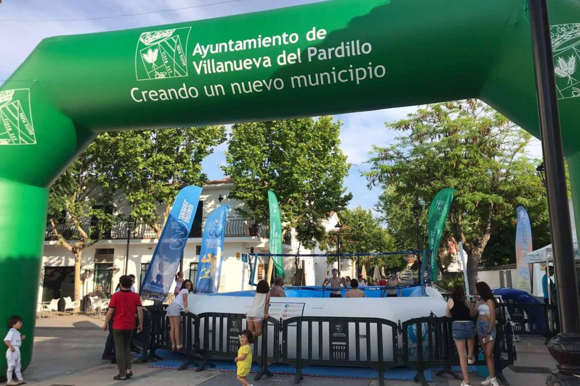 La versión más divertida y refrescante del voleibol y el éxito absoluto  del I Torneo WaterVolley Villanueva del Pardillo