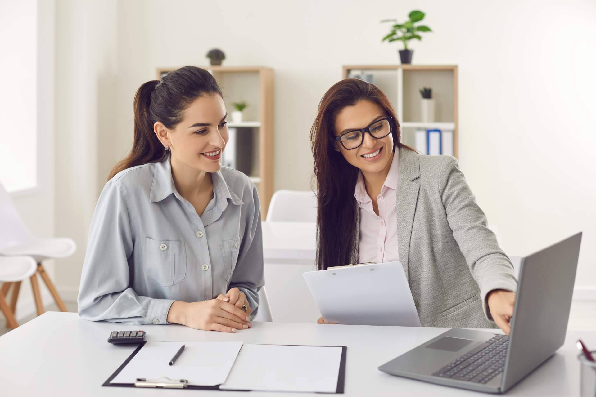 Elite Wave Assessors sobre la importancia de la asesoría fiscal y contable para que una empresa tenga éxito