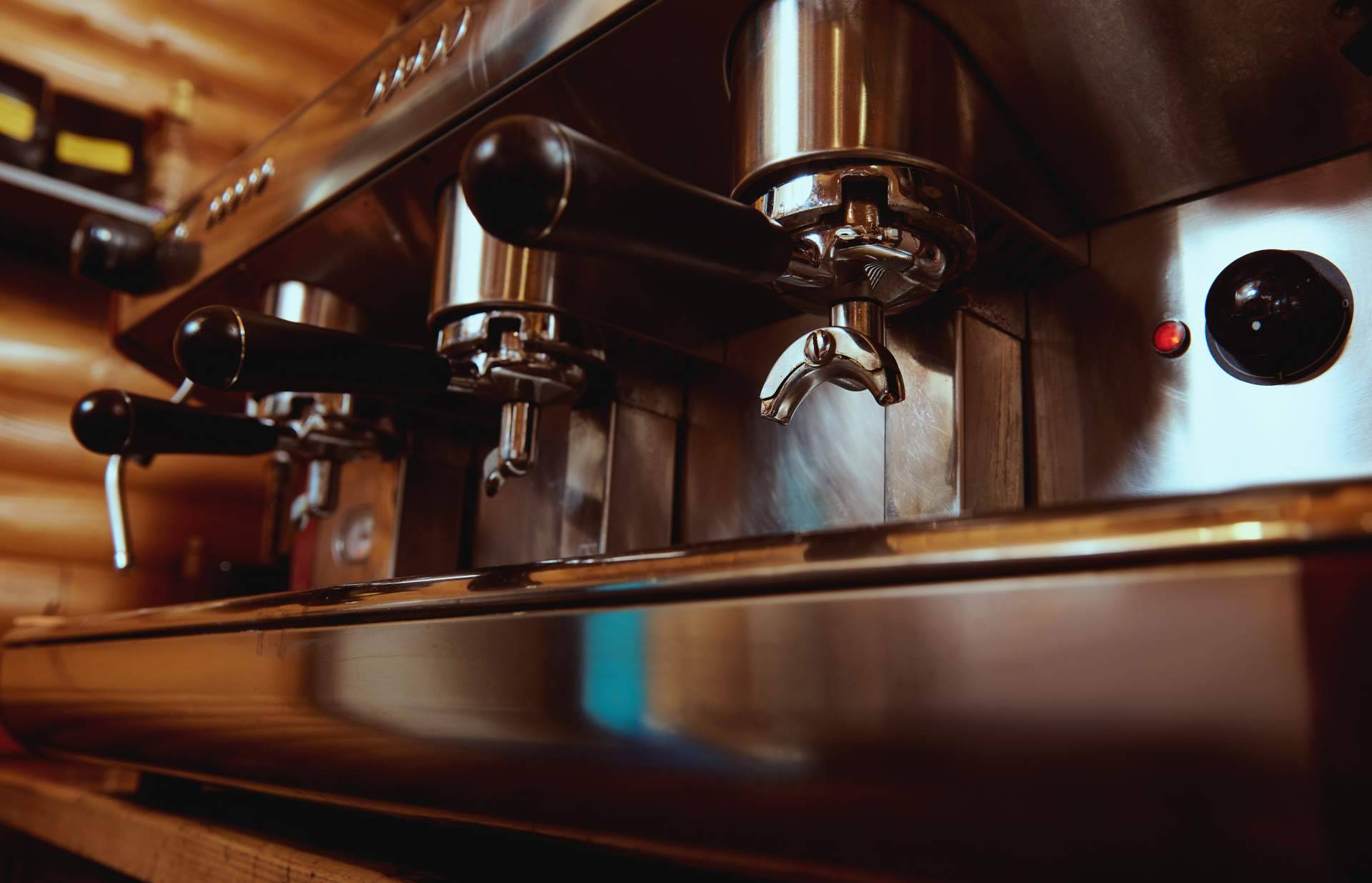 Auxihostelería y sus distintos modelos de cafeteras industriales