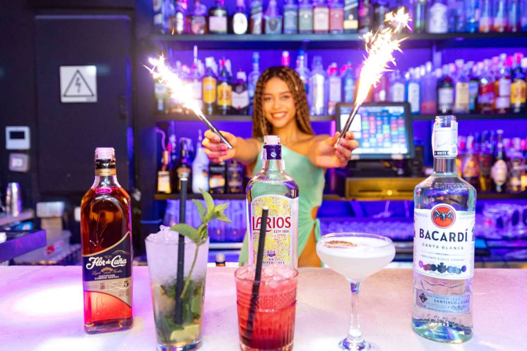 Commo - Espit Chupitos Madrid Sol pone a disposición más de 600 chupitos y shows en vivo